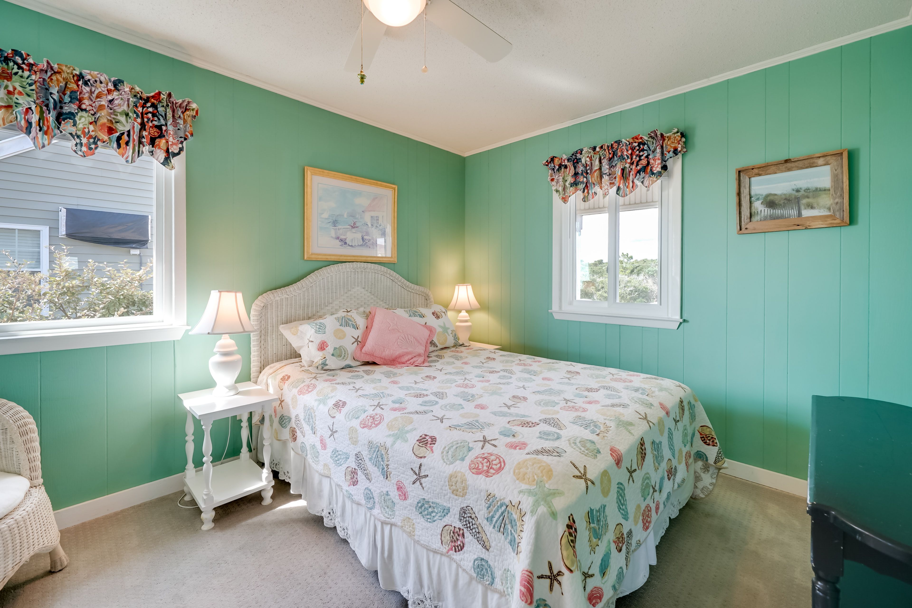 Bedroom 3 | Queen Bed