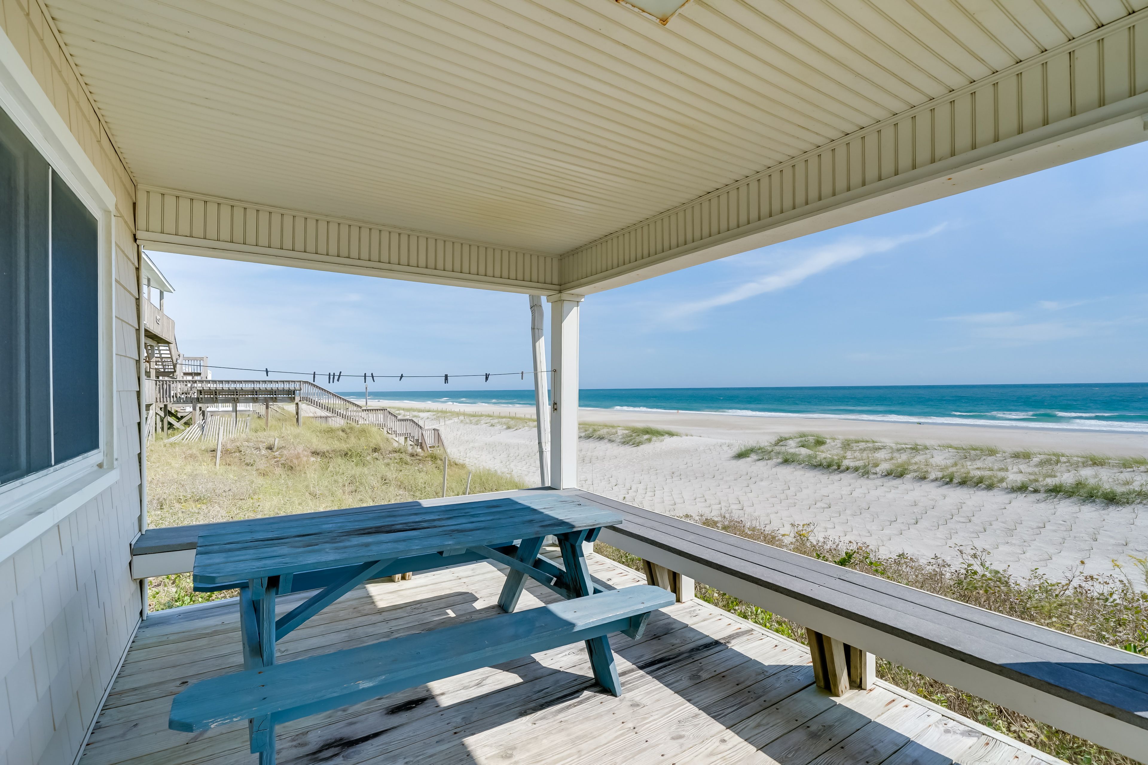 Holly Ridge Vacation Rental | 6BR | 3BA | Stairs Only Access | 1,410 Sq Ft