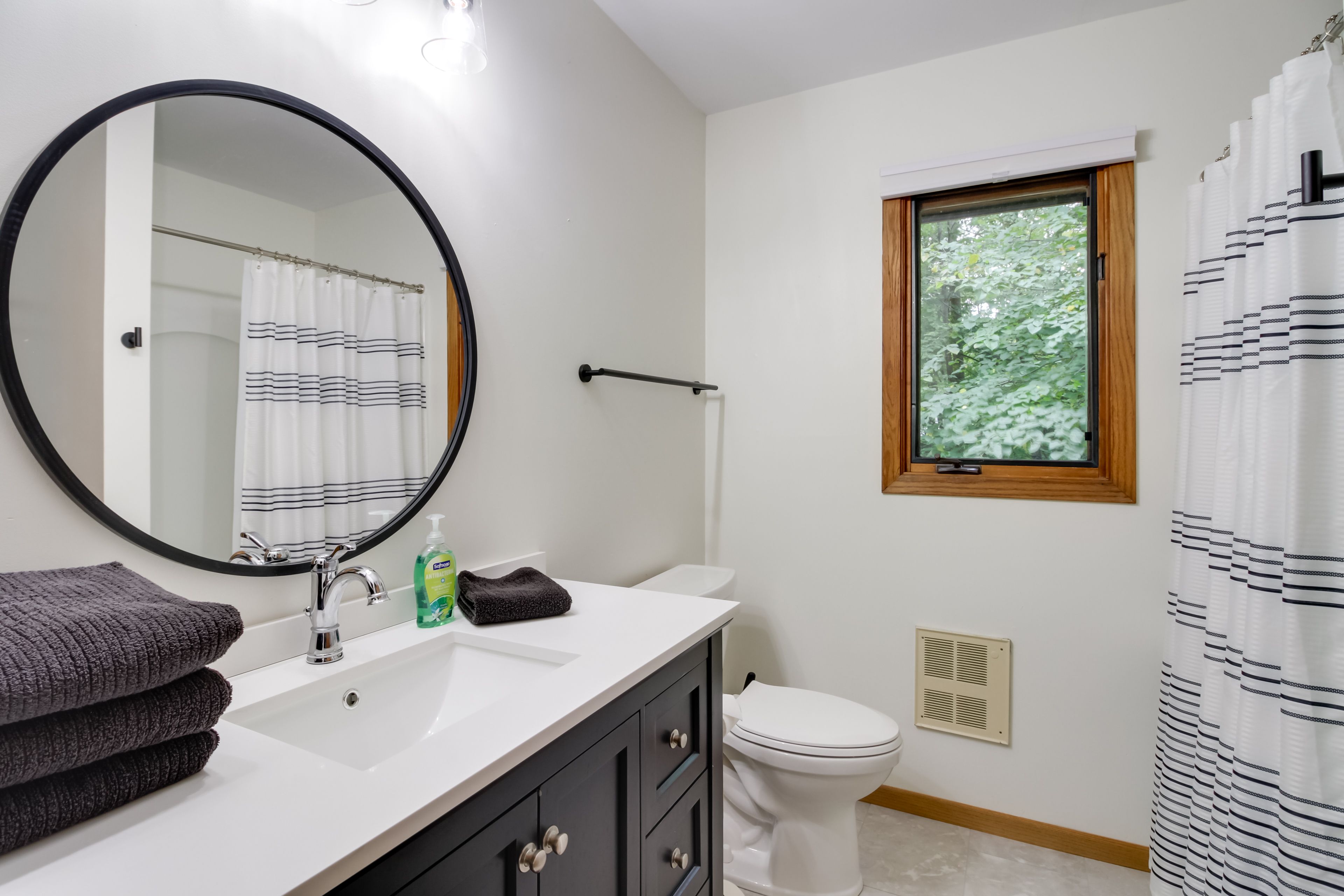 Full Bathroom | Entry Level