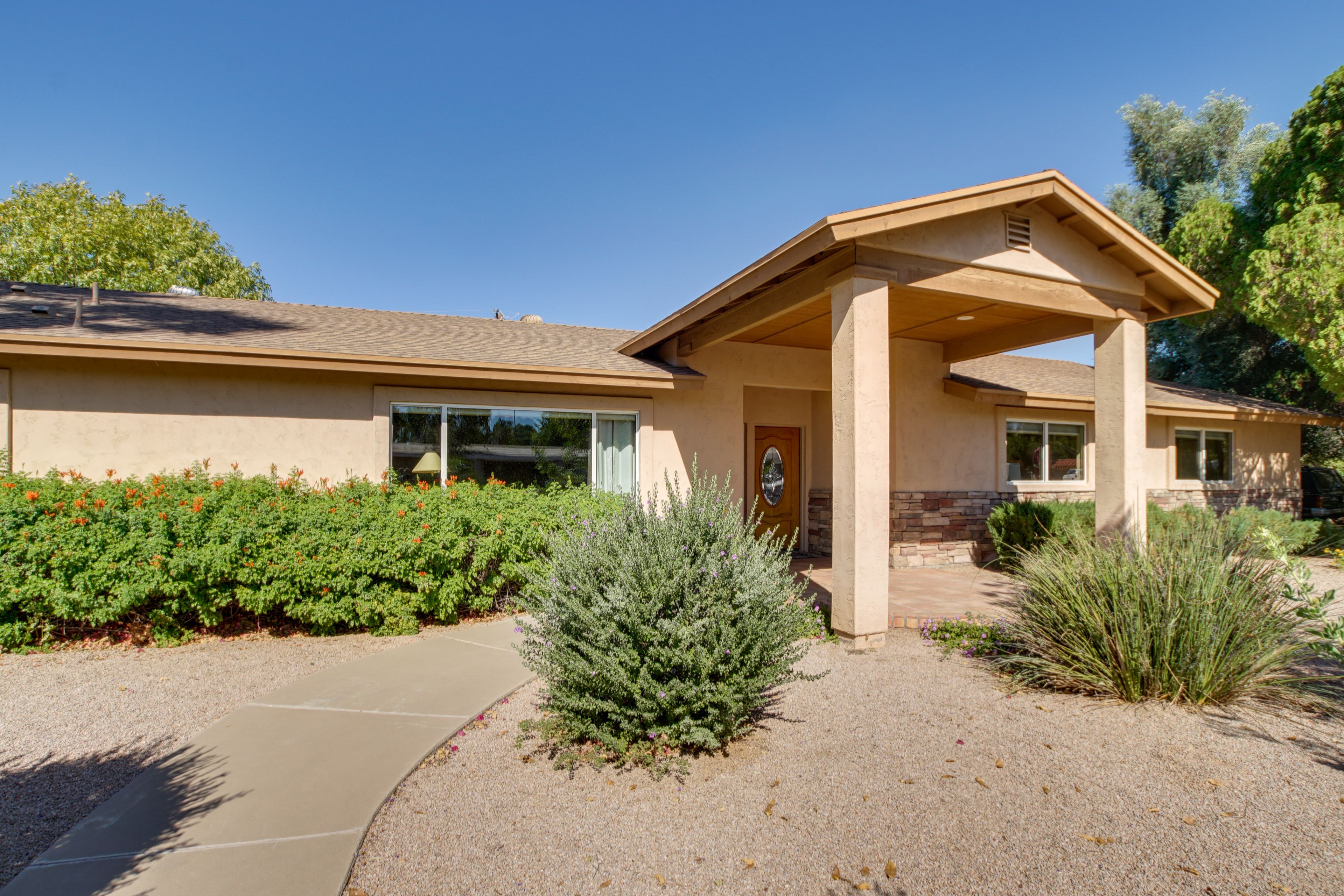 Mesa Vacation Rental | 3BR | 2.5BA | 2,160 Sq Ft | Step-Free Access