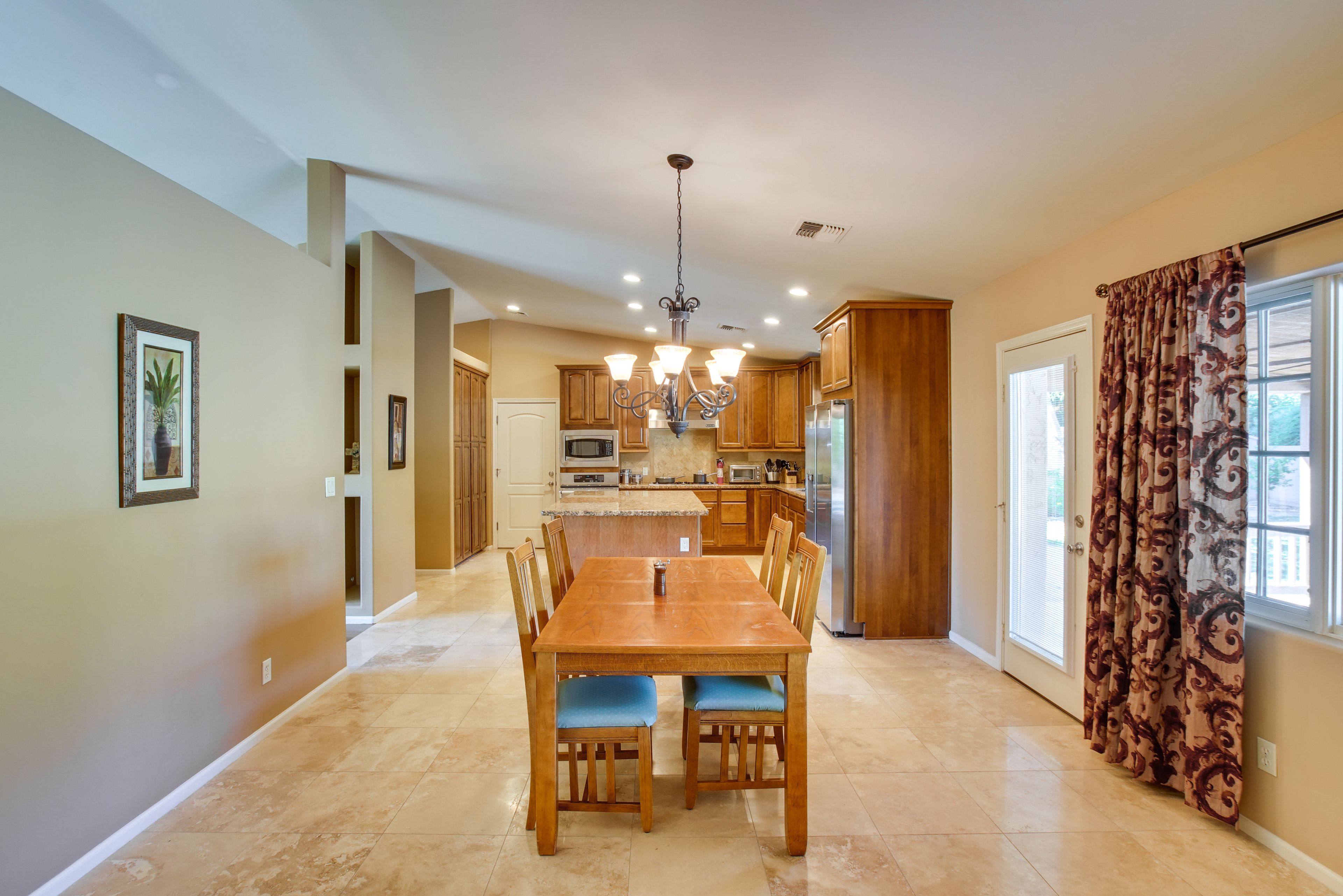 Dining Room | Dishware & Flatware Provided