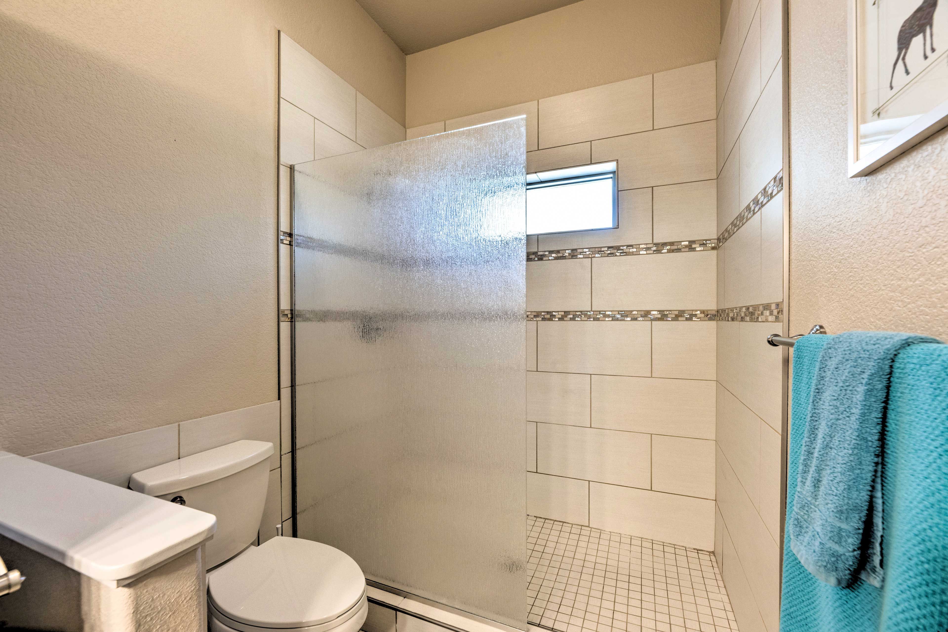 Full Bathroom | Linens & Towels Provided