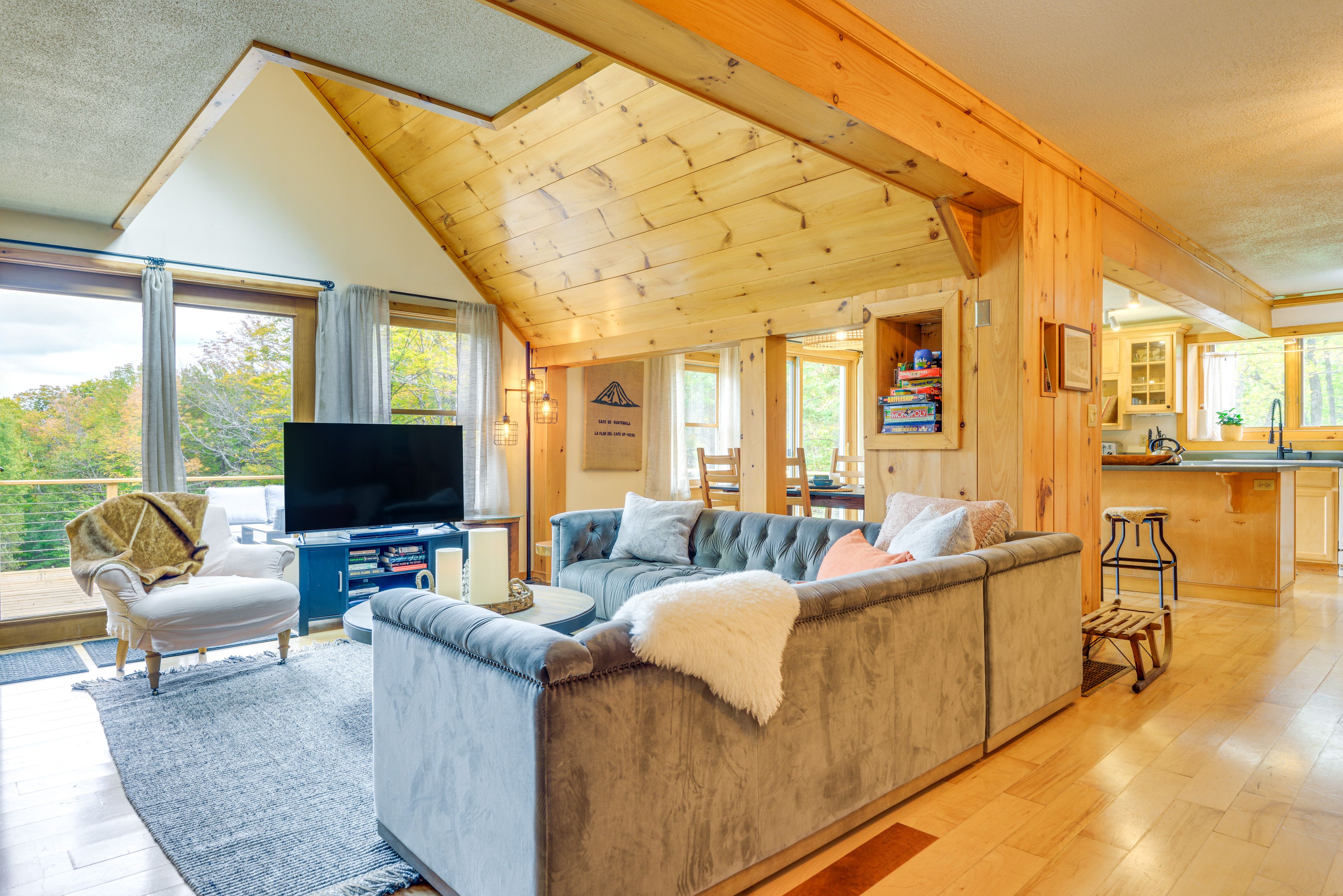 Stratton Vacation Rental | 4BR | 2BA | 2,000 Sq Ft | Stairs Required