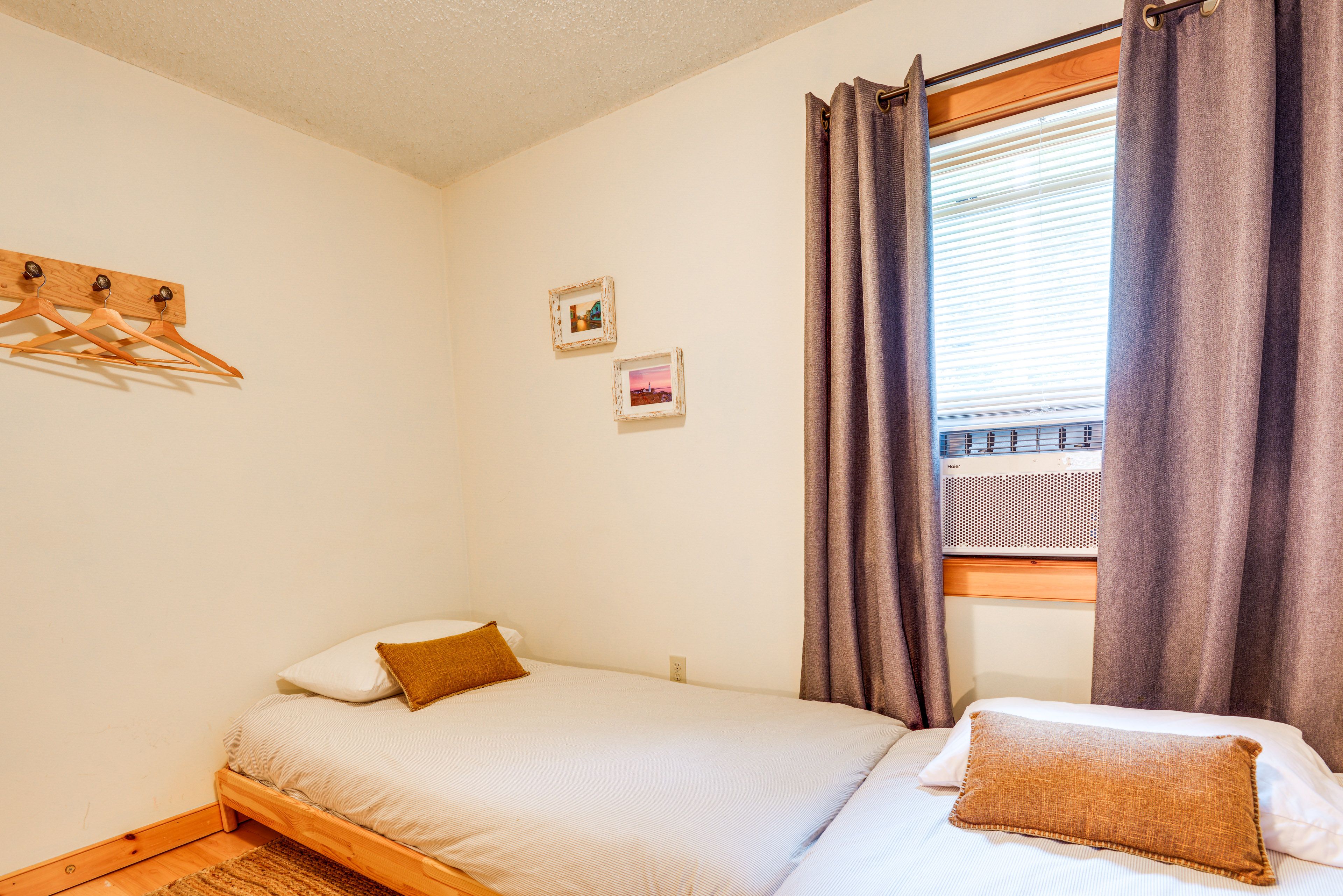 Bedroom 4 | 2 Twin Beds