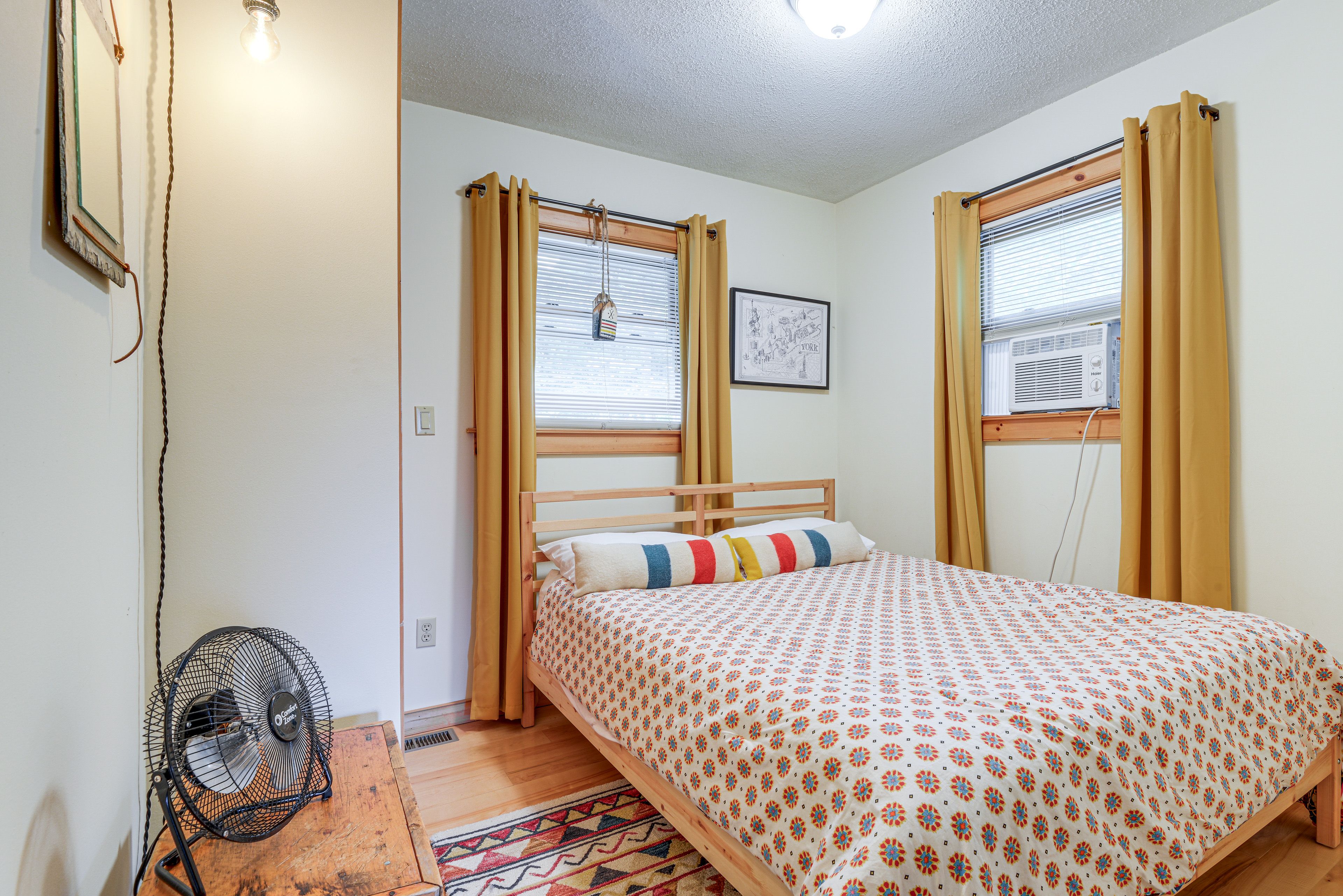 Bedroom 2 | Queen Bed