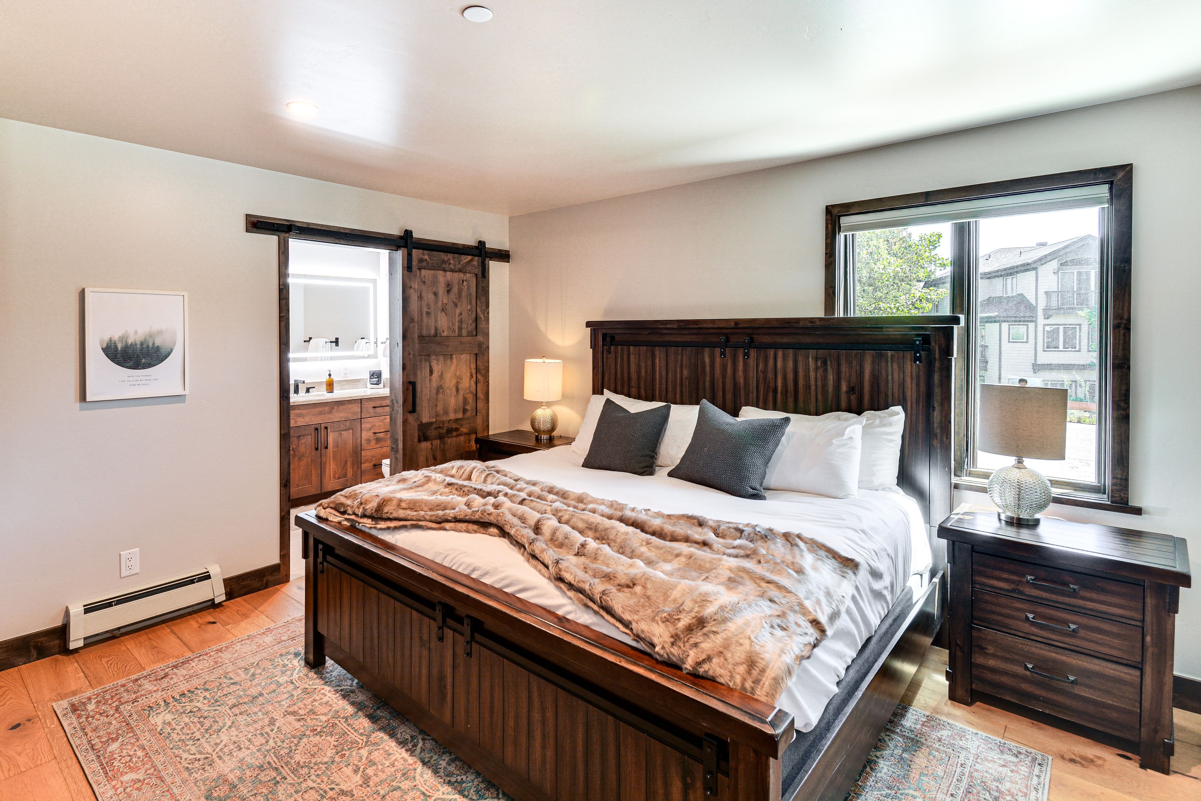 Bedroom 1 | King Bed