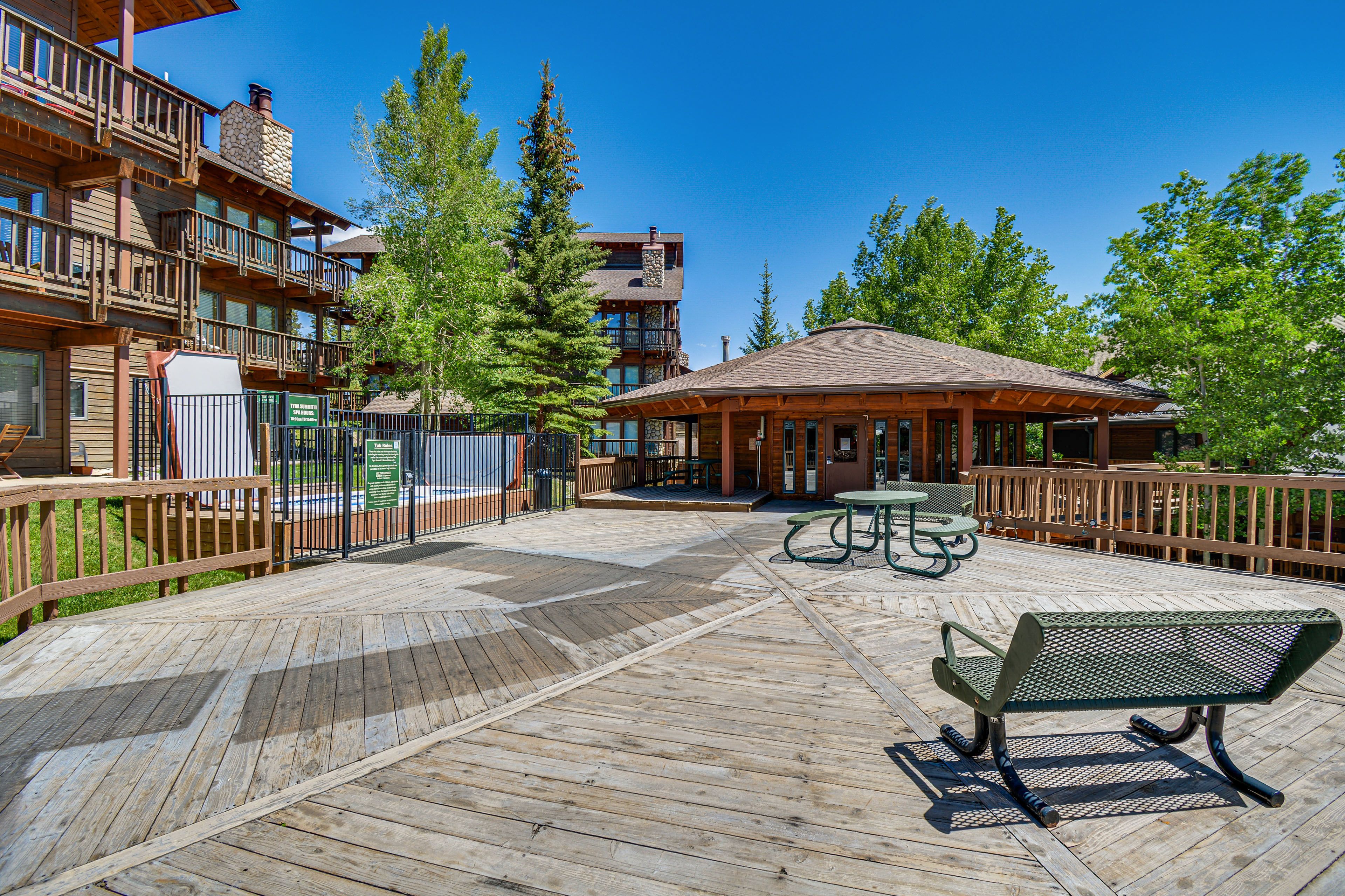 Tyra Summit II | Community Amenities