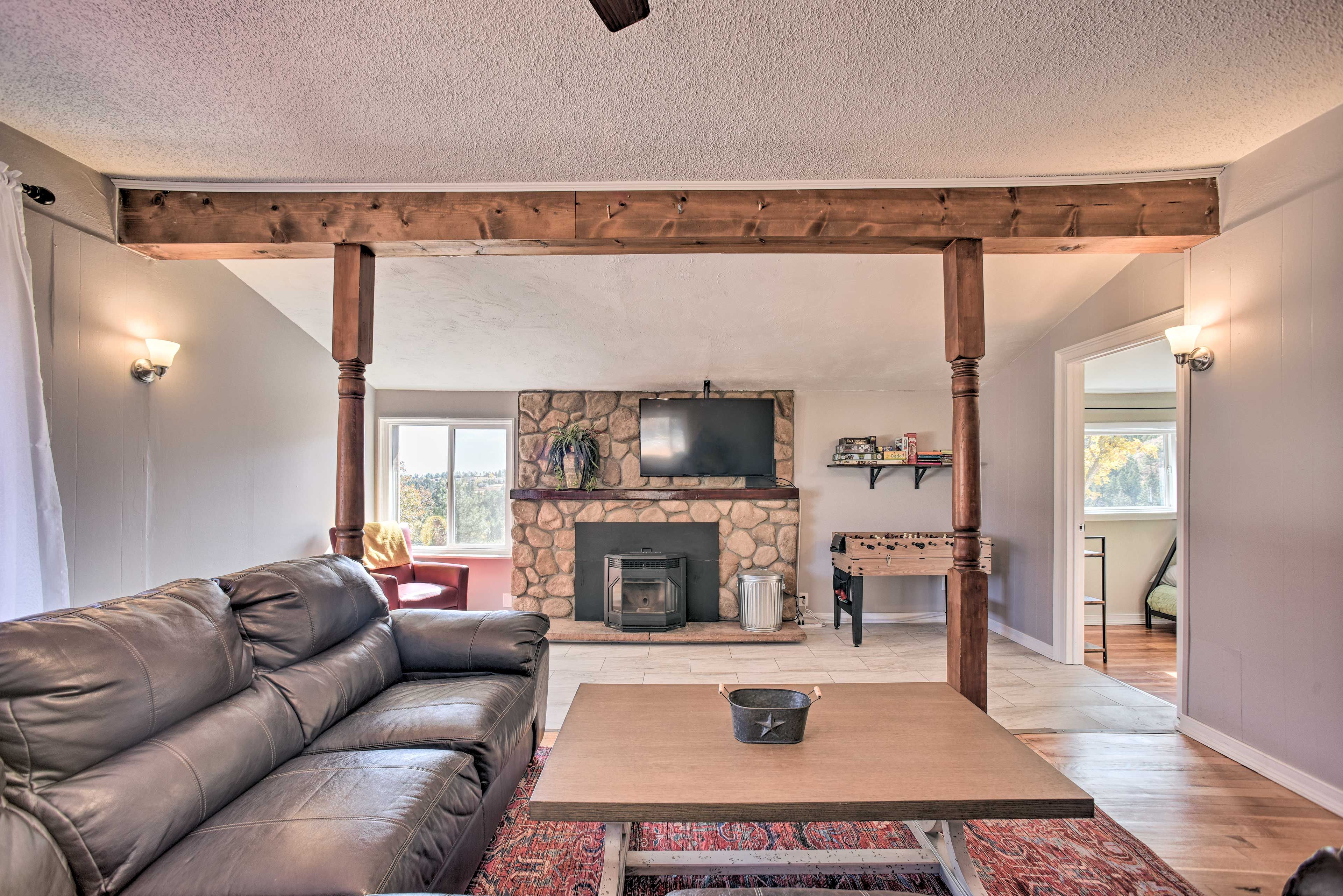 Living Room | Wood-Pellet Stove | Smart TV
