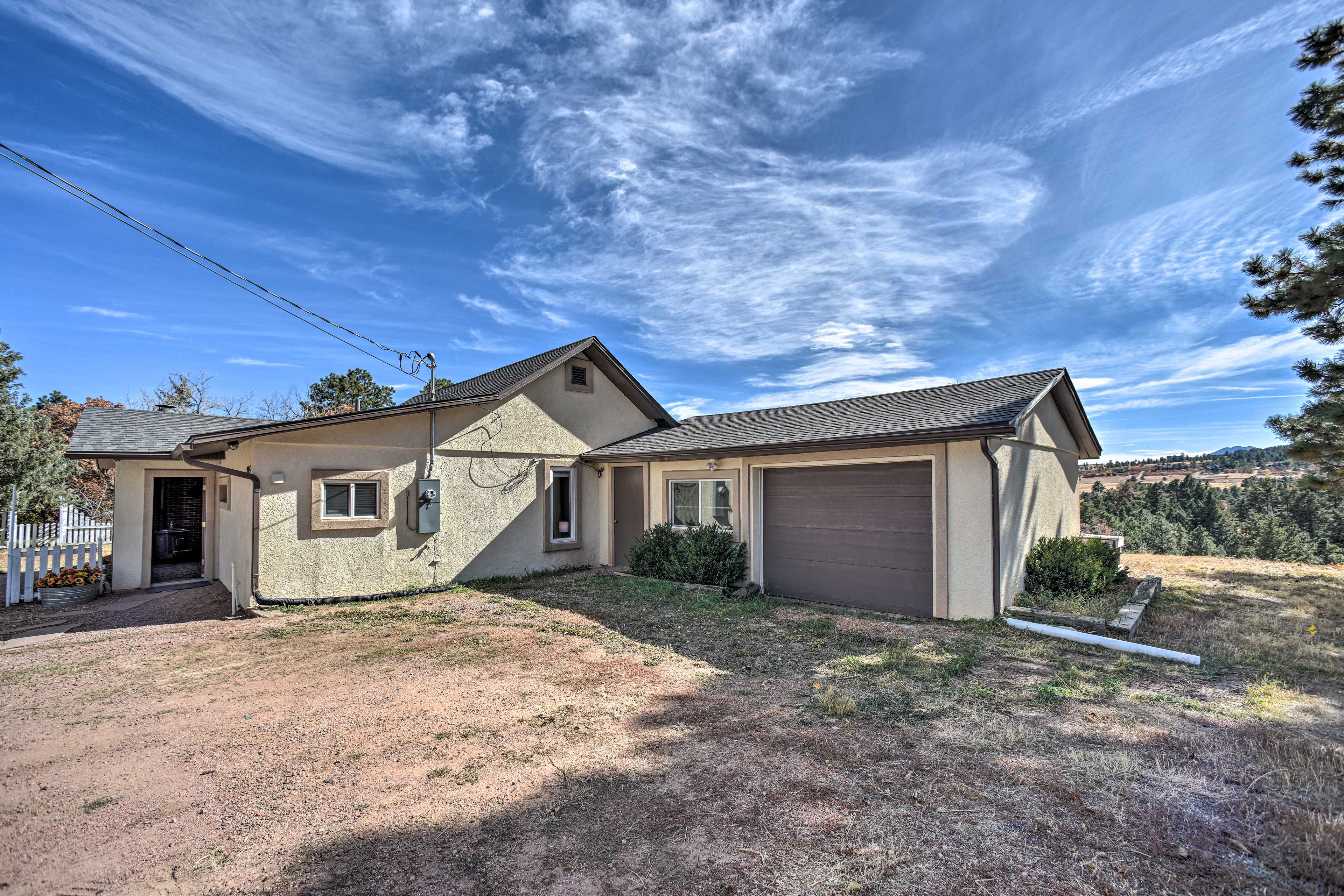 Parking | Driveway (3 Vehicles) | RV/Trailer Parking Available