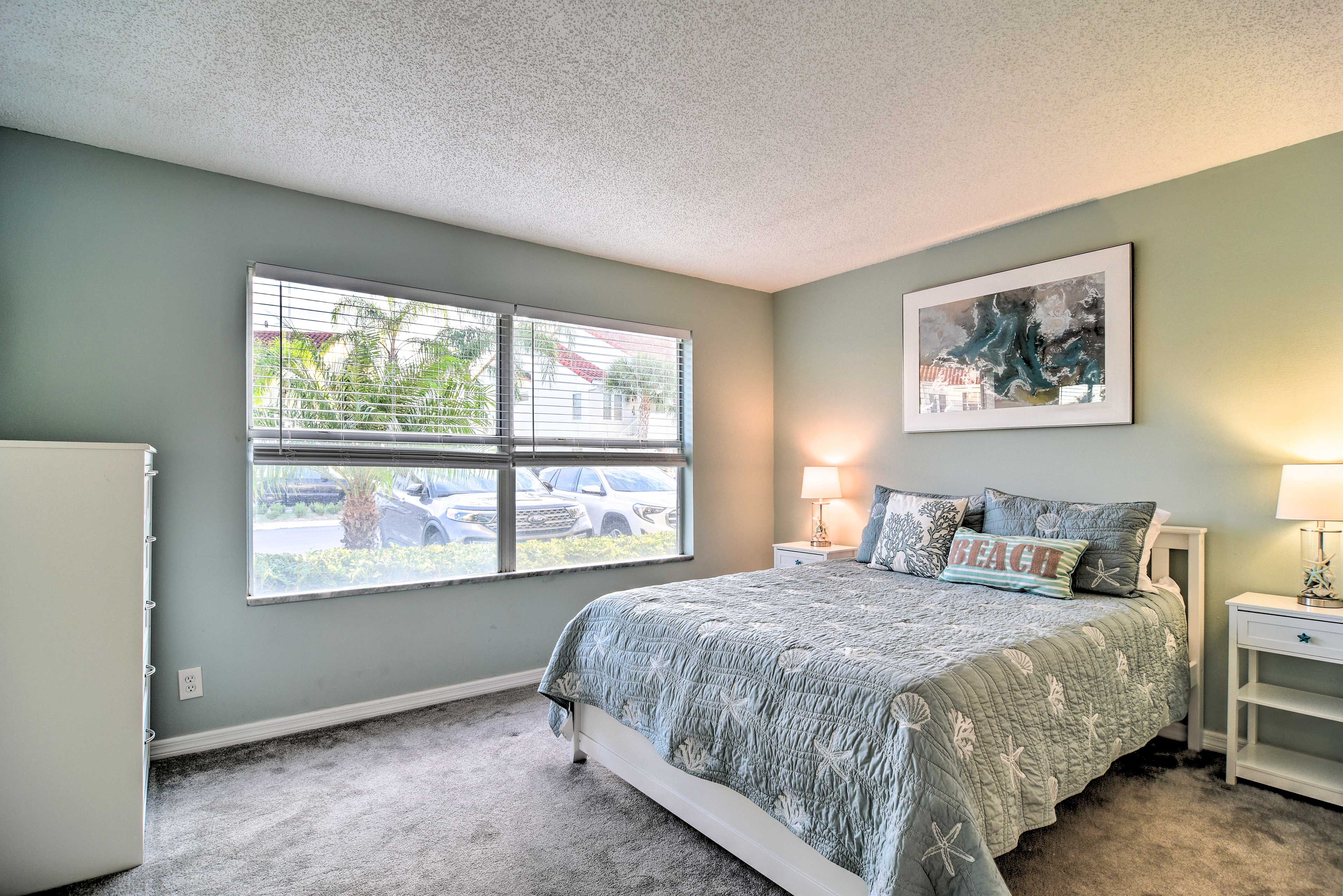 Bedroom 2 | Queen Bed