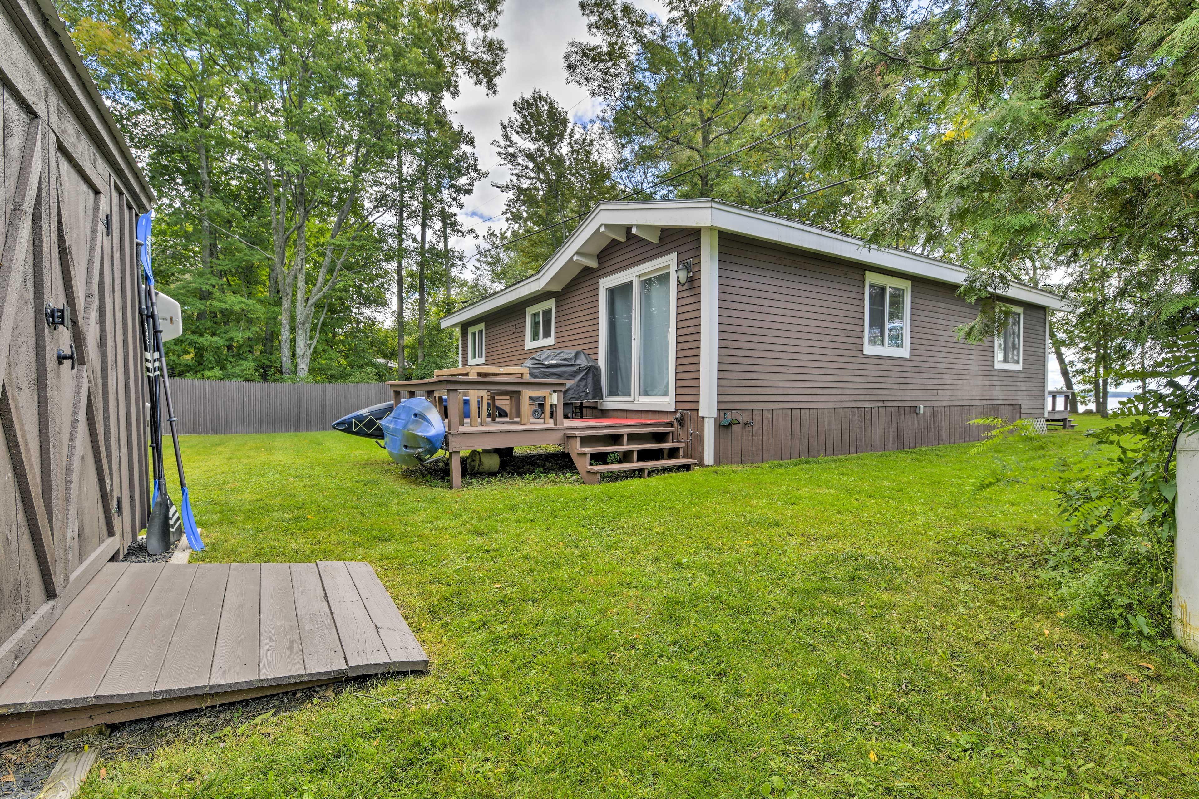 Home Exterior | Front Deck | Gas Grill