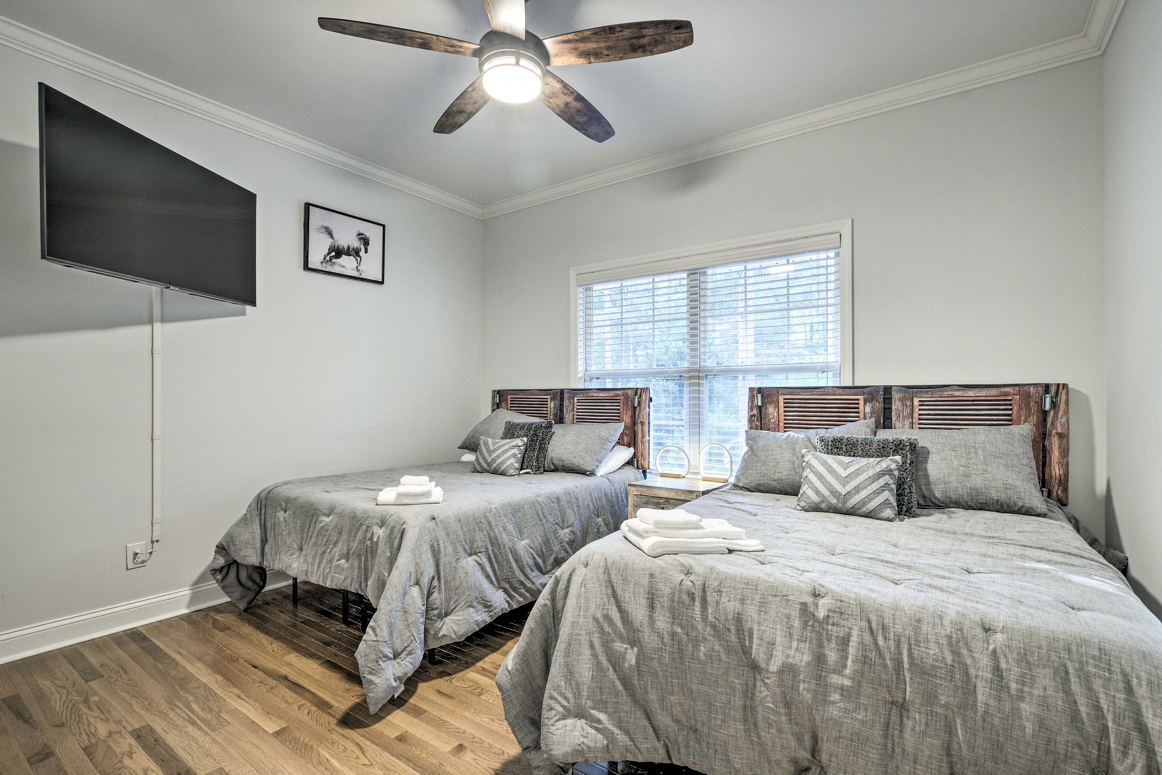 Bedroom 5 | 2 Full Beds | Smart TV w/ Cable