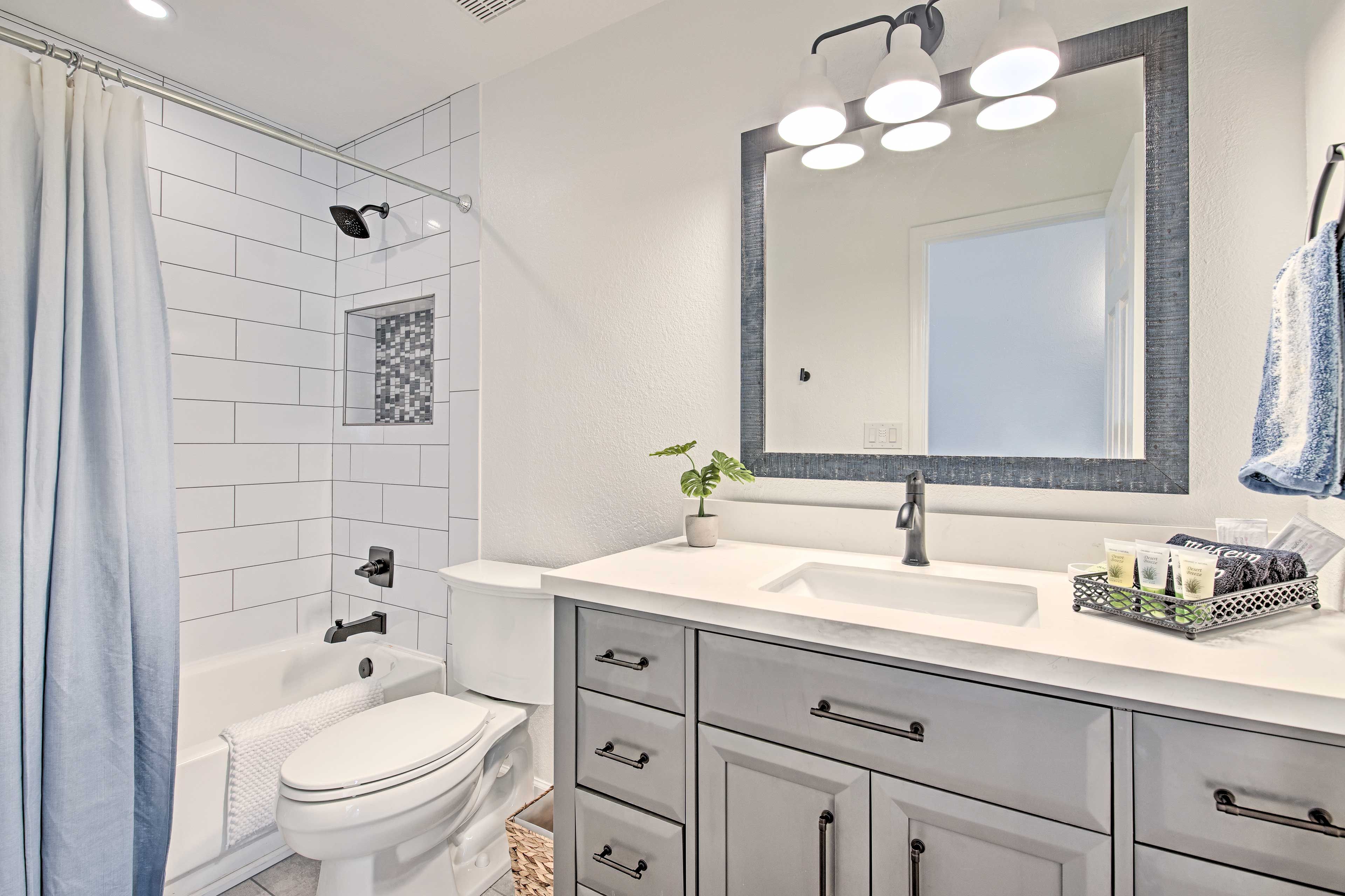 Full Bathroom | 2nd Floor | Stairs Required