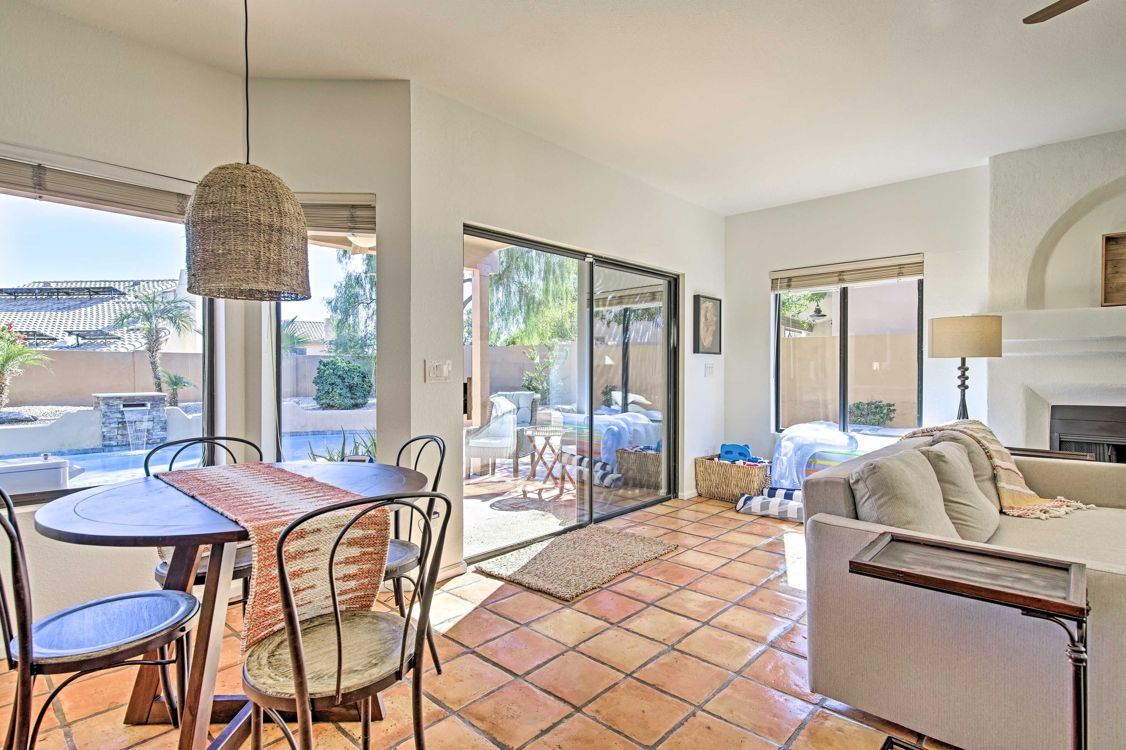 Breakfast Table | Main Floor