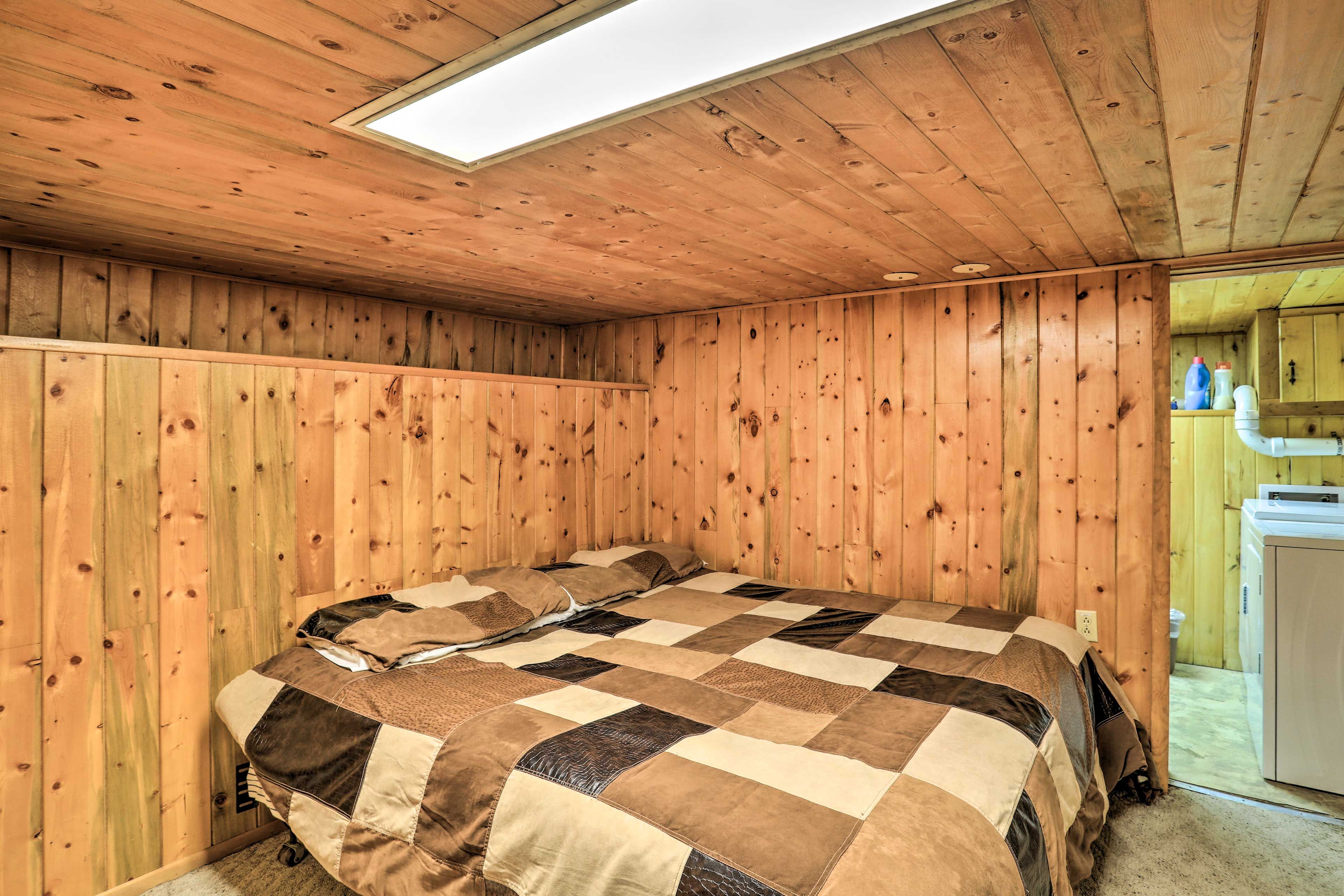 Bedroom 2 | King Bed | Basement