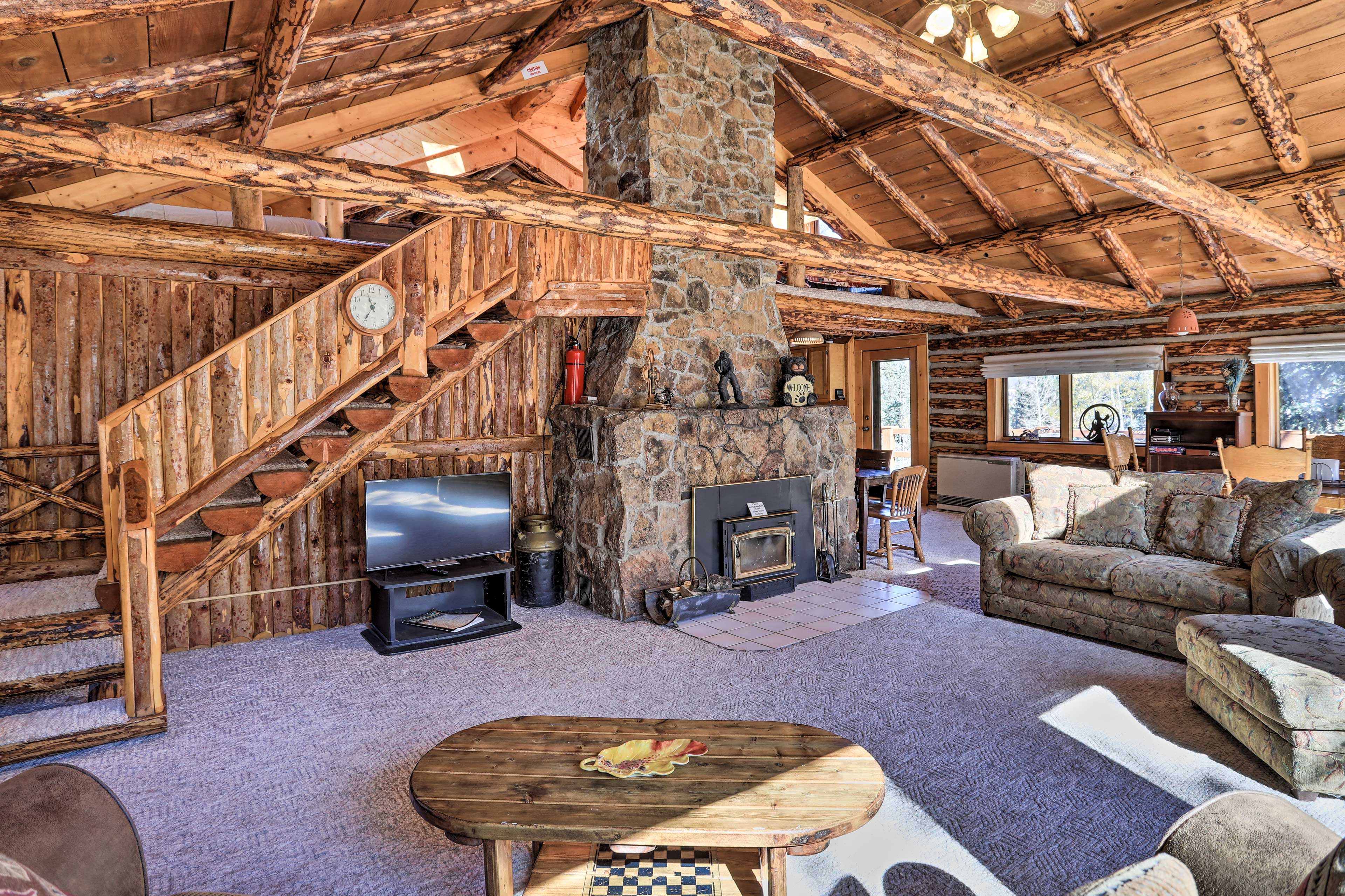 South Fork Vacation Rental | 4BR | 3BA | 2,152 Sq Ft | Half-Step to Enter