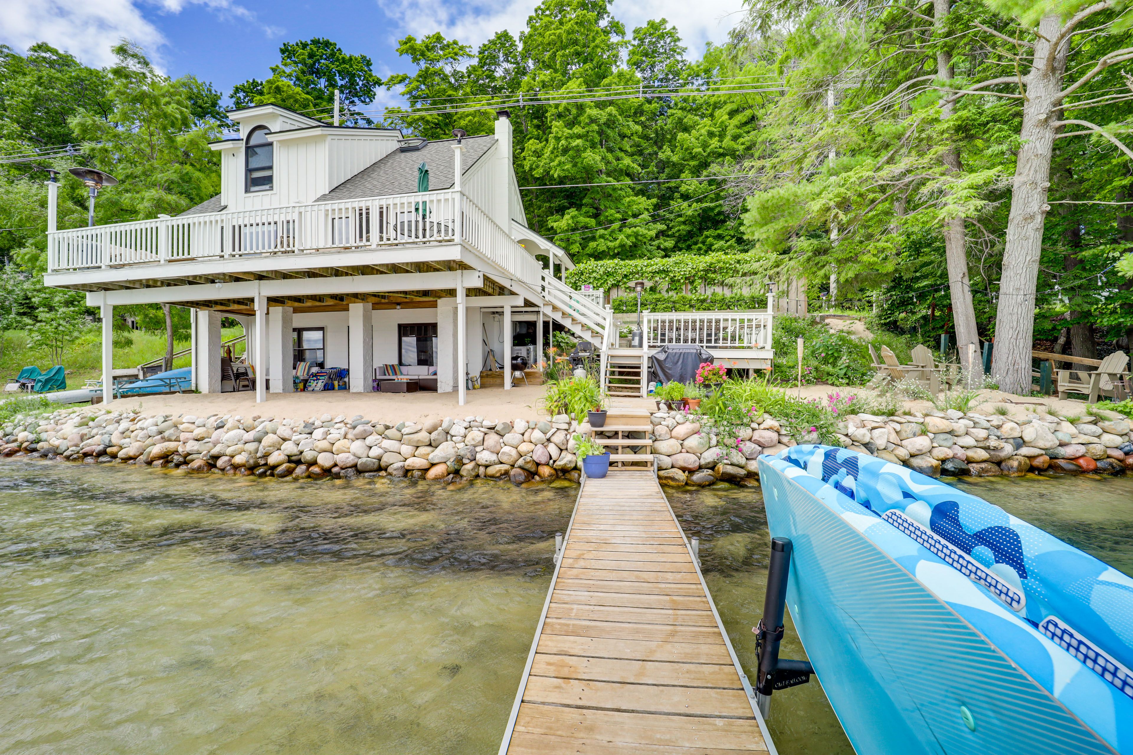 Cottage Exterior | Glen Lake Access