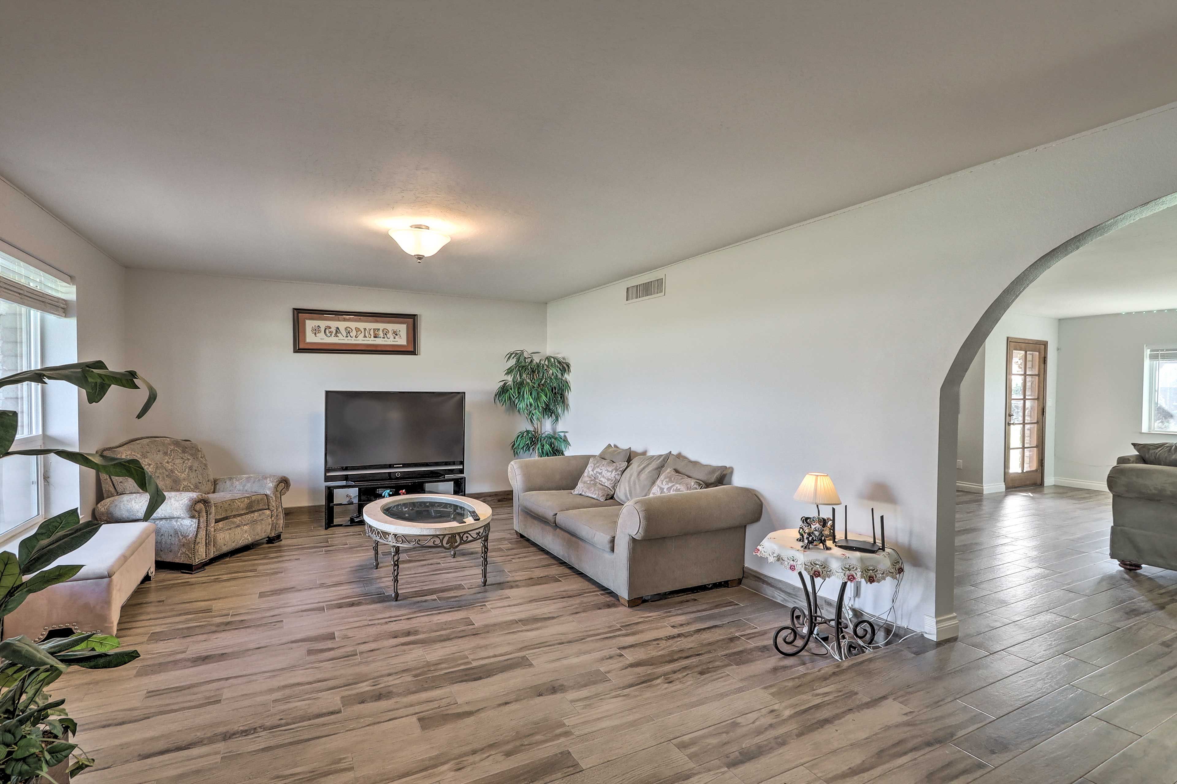Living Room | Central Air Conditioning & Heating | Smart TV