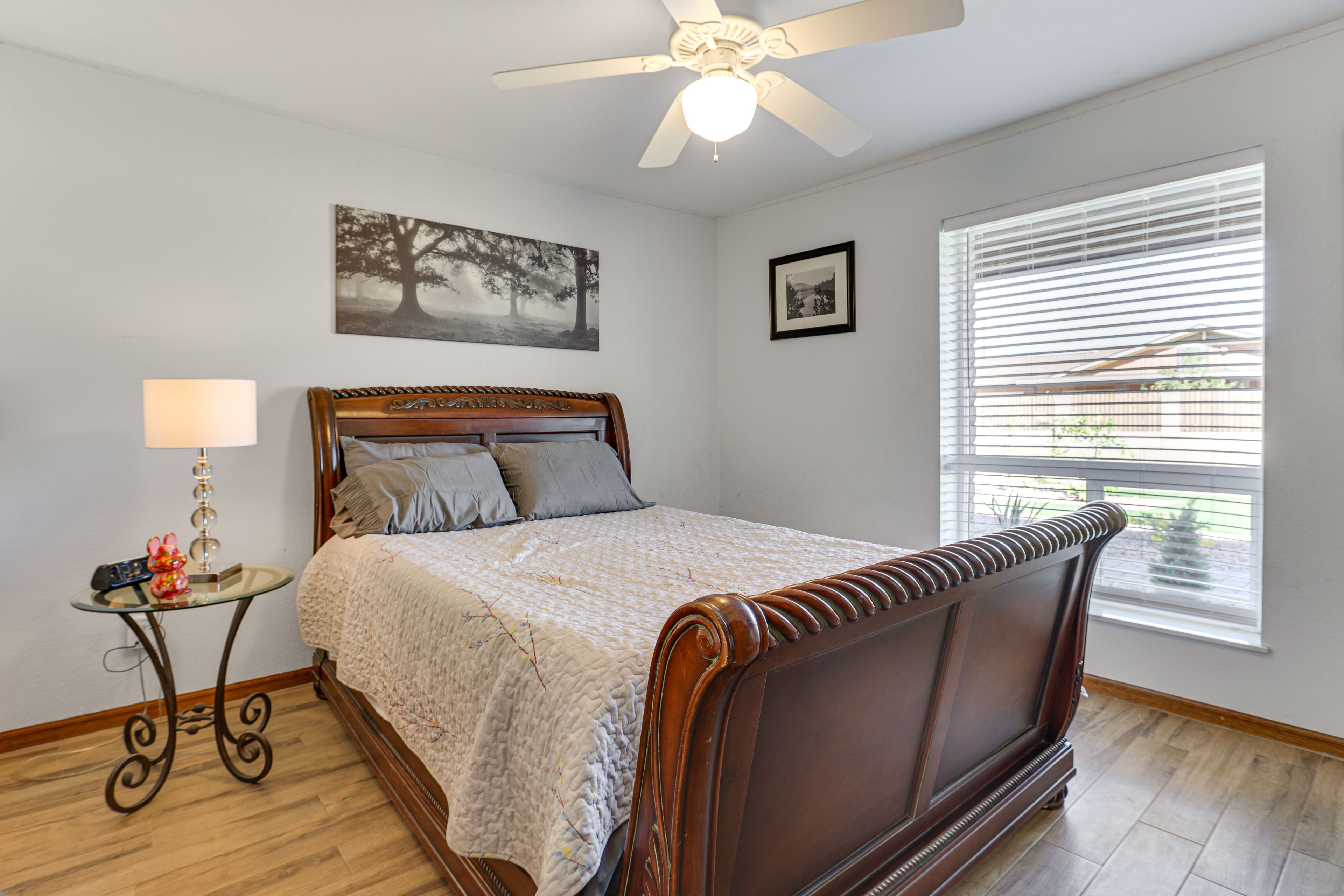 Bedroom 2 | Queen Bed | Smart TV