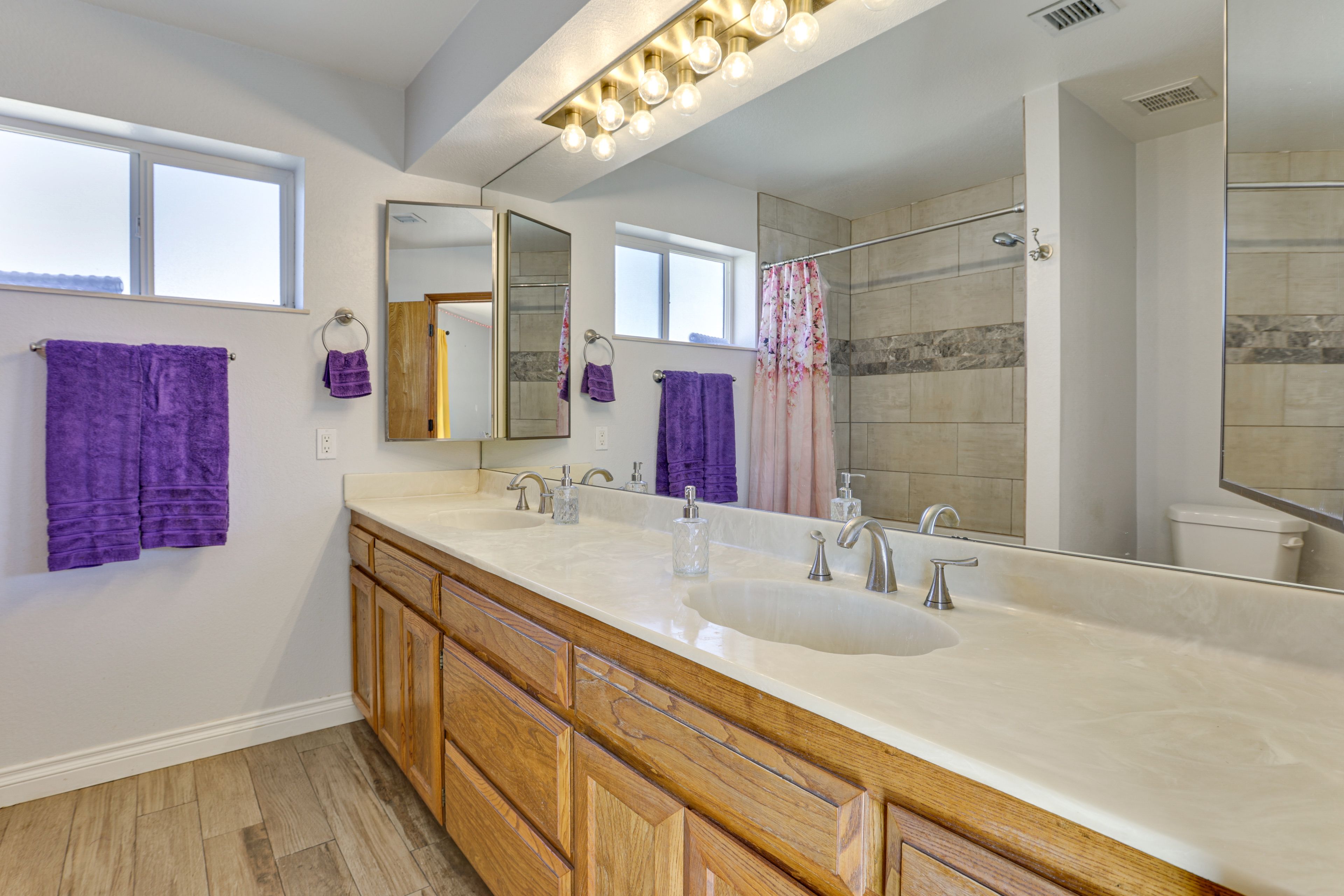 En-Suite Bathroom | Towels Provided