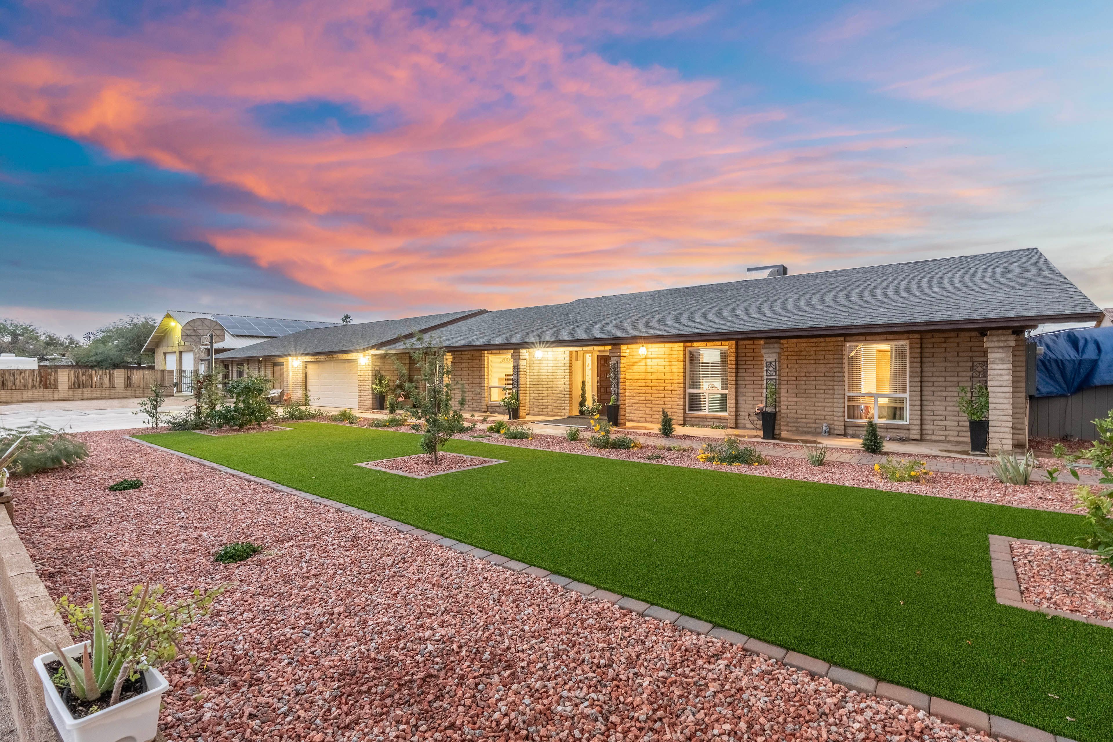 Parking | Driveway (6 Vehicles) | Garage (1 Vehicle) | RV/Trailer/Street Parking