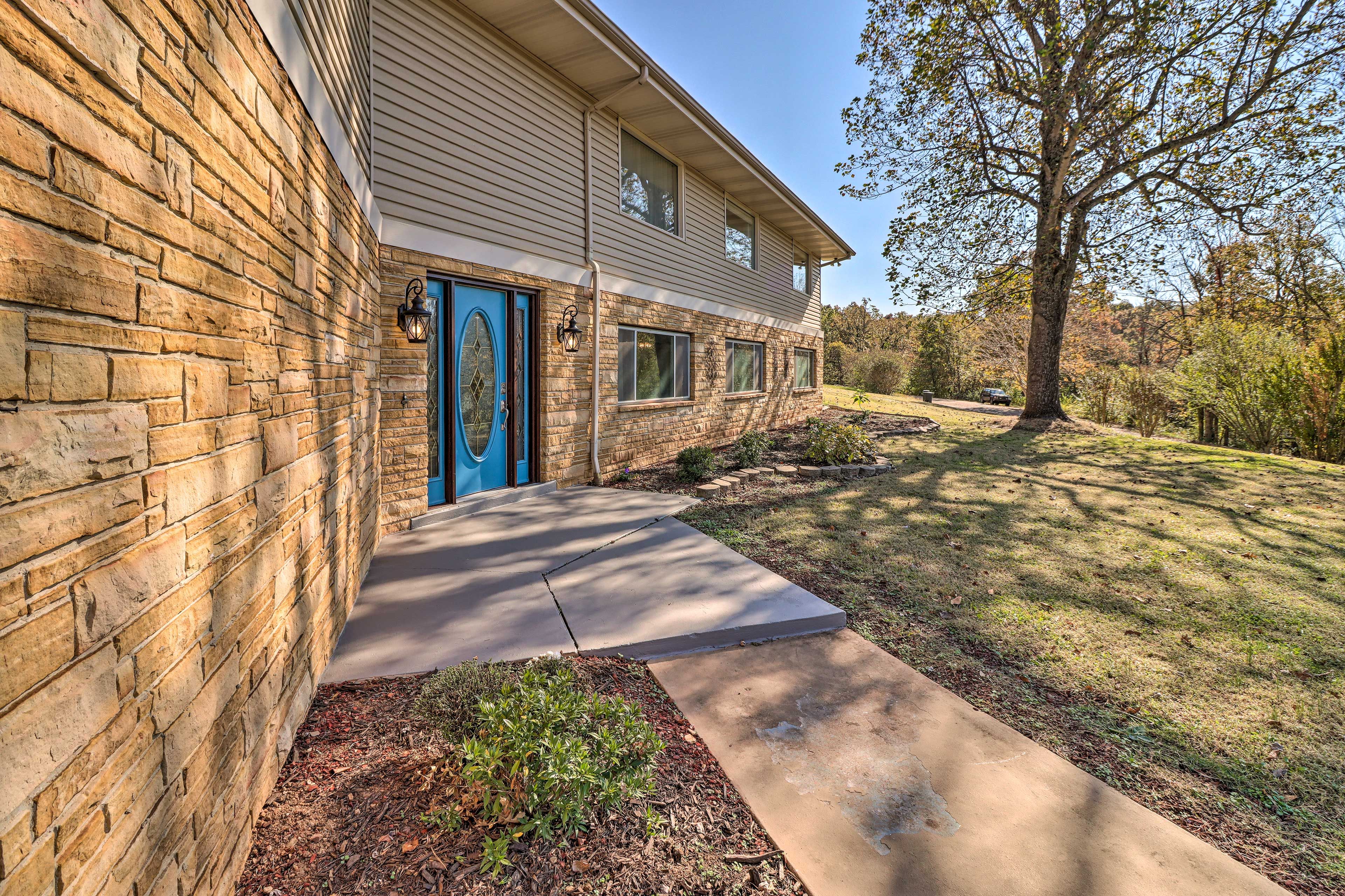 Parking | RV/Trailer Parking Available On-Site