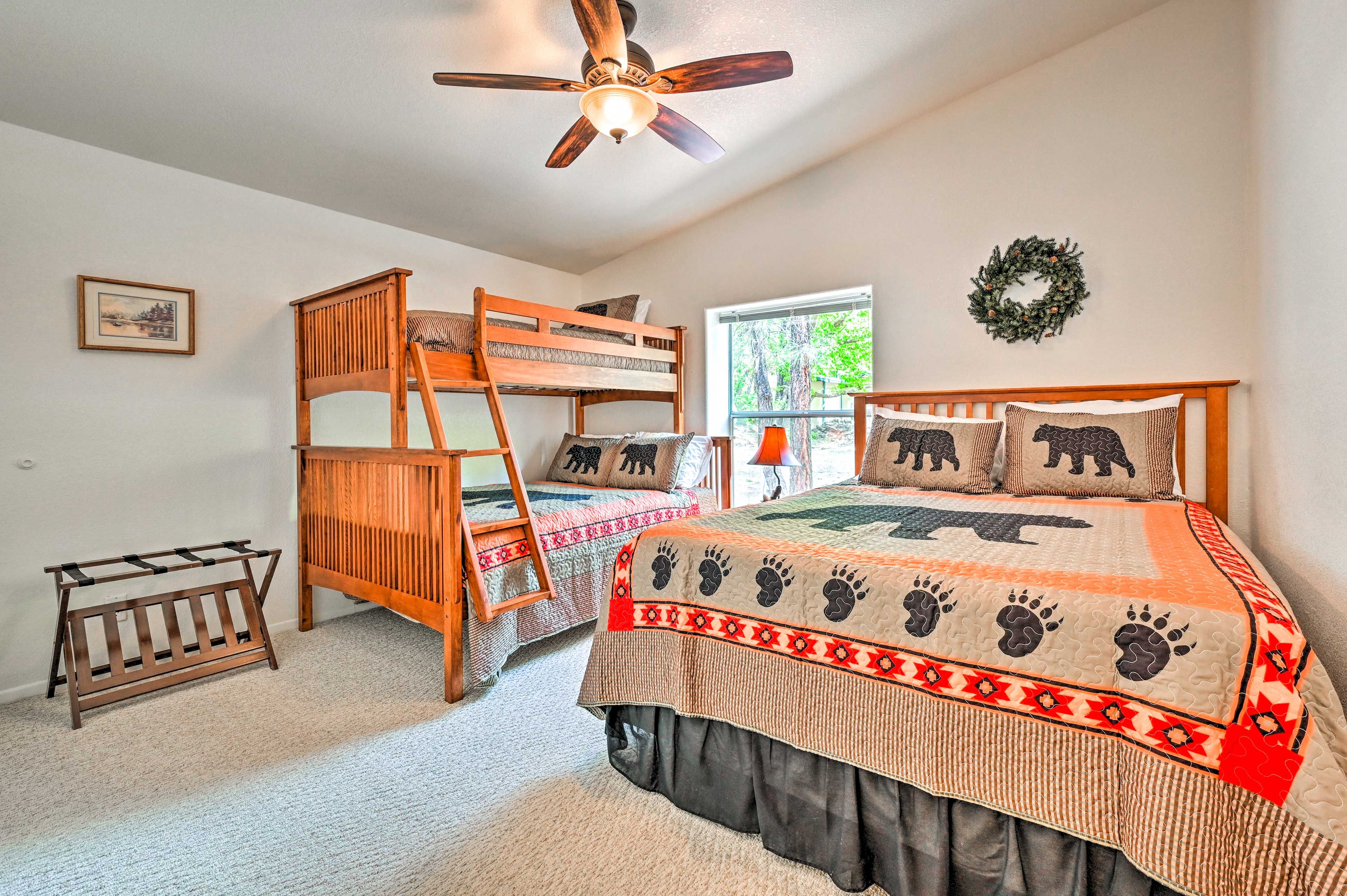 Bedroom 3 | Queen Bed | Twin/Full Bunk Bed