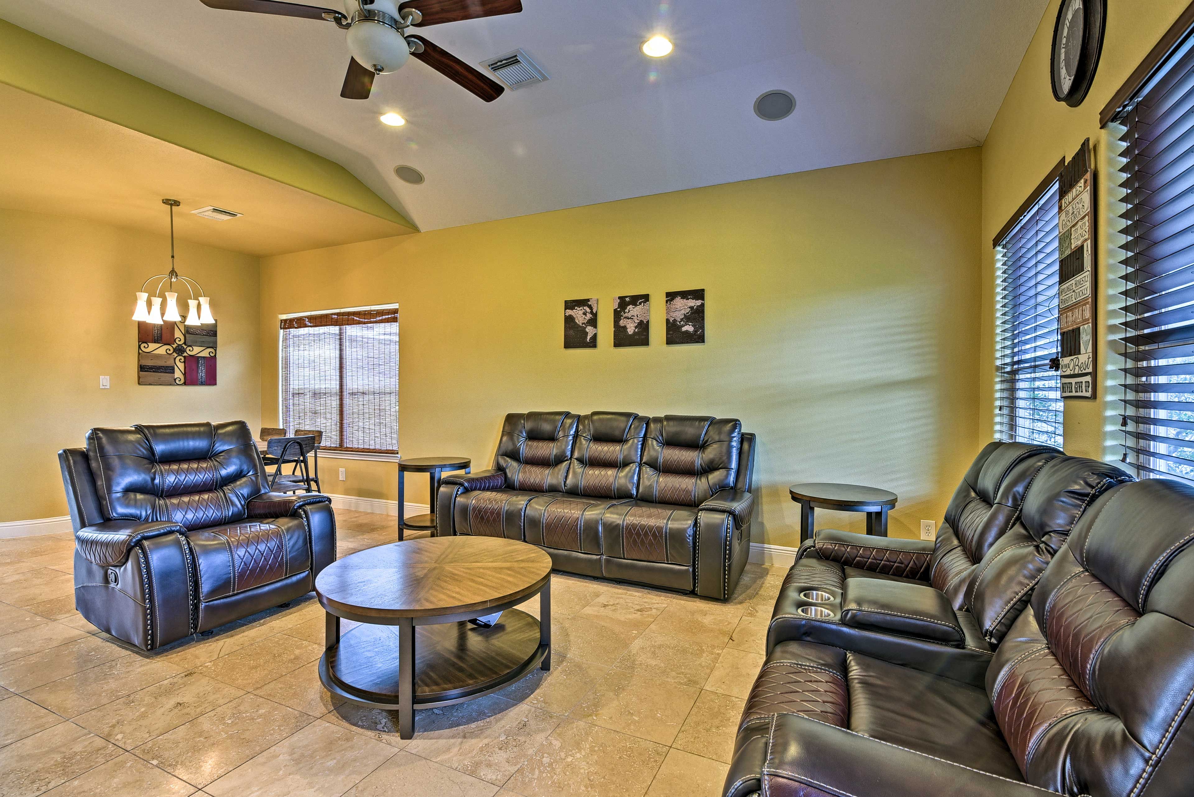 Living Room | Smart TV