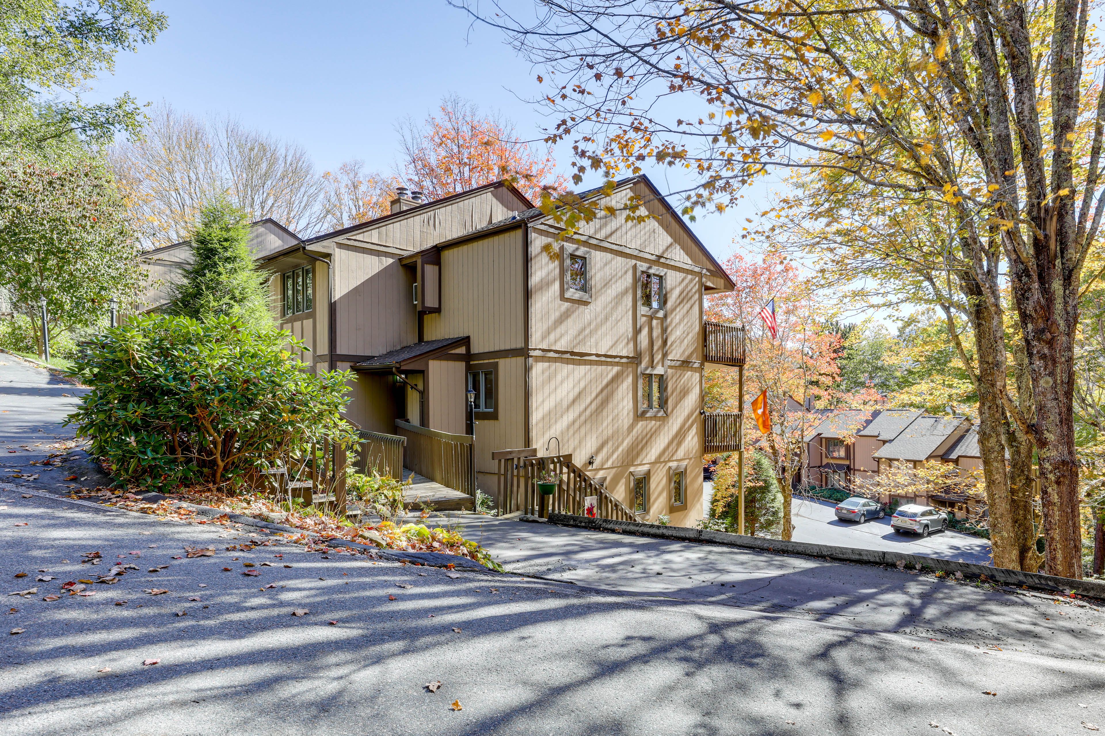 Parking | Driveway (2 Vehicles)