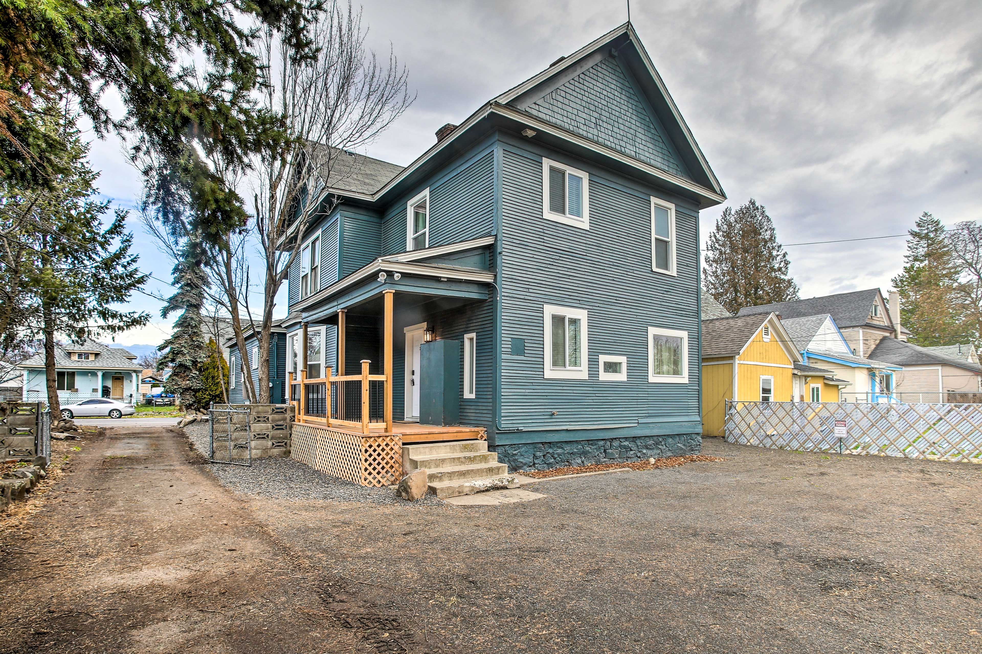 Apartment Exterior | Pet Friendly w/ Fee