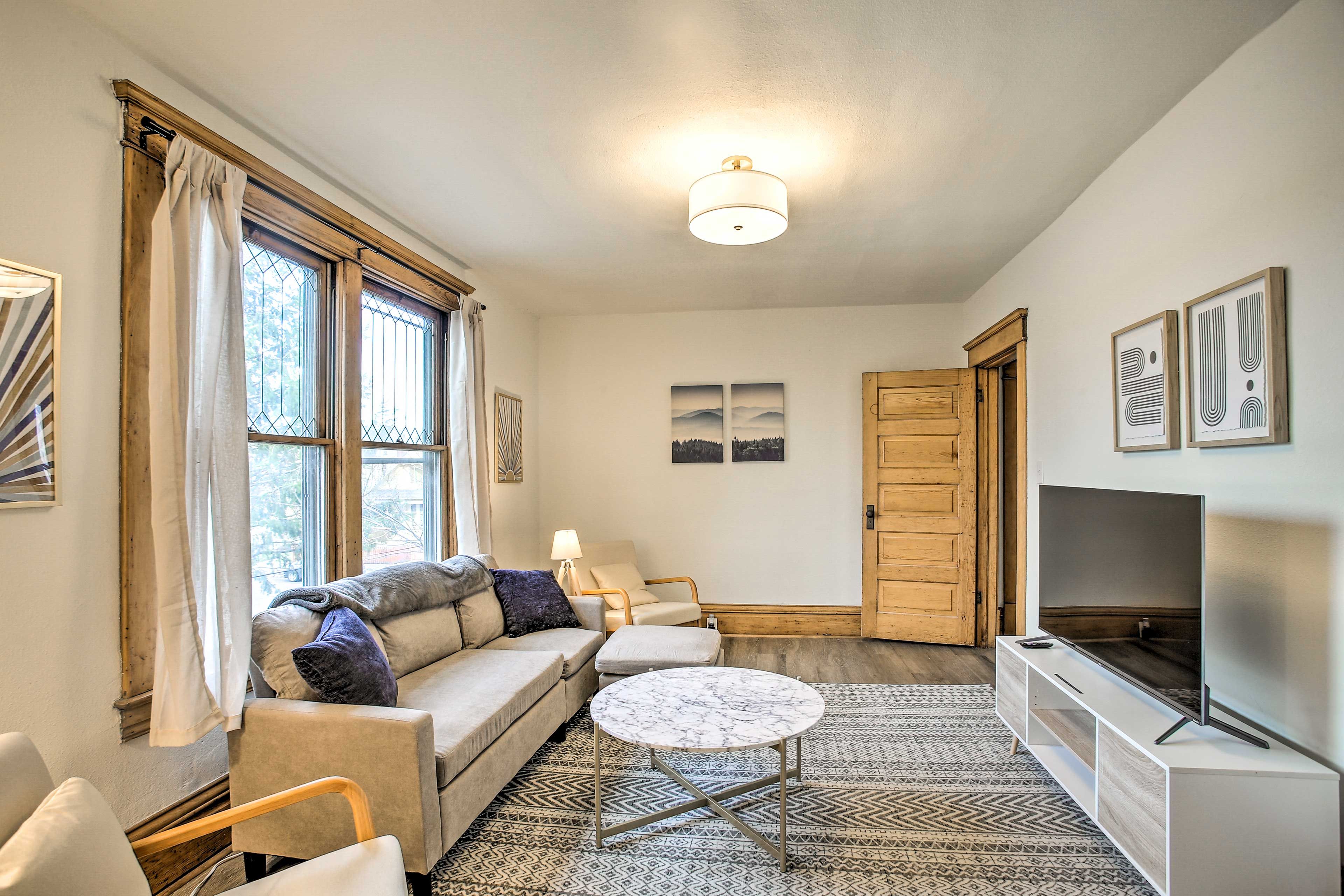 Living Room | Free WiFi