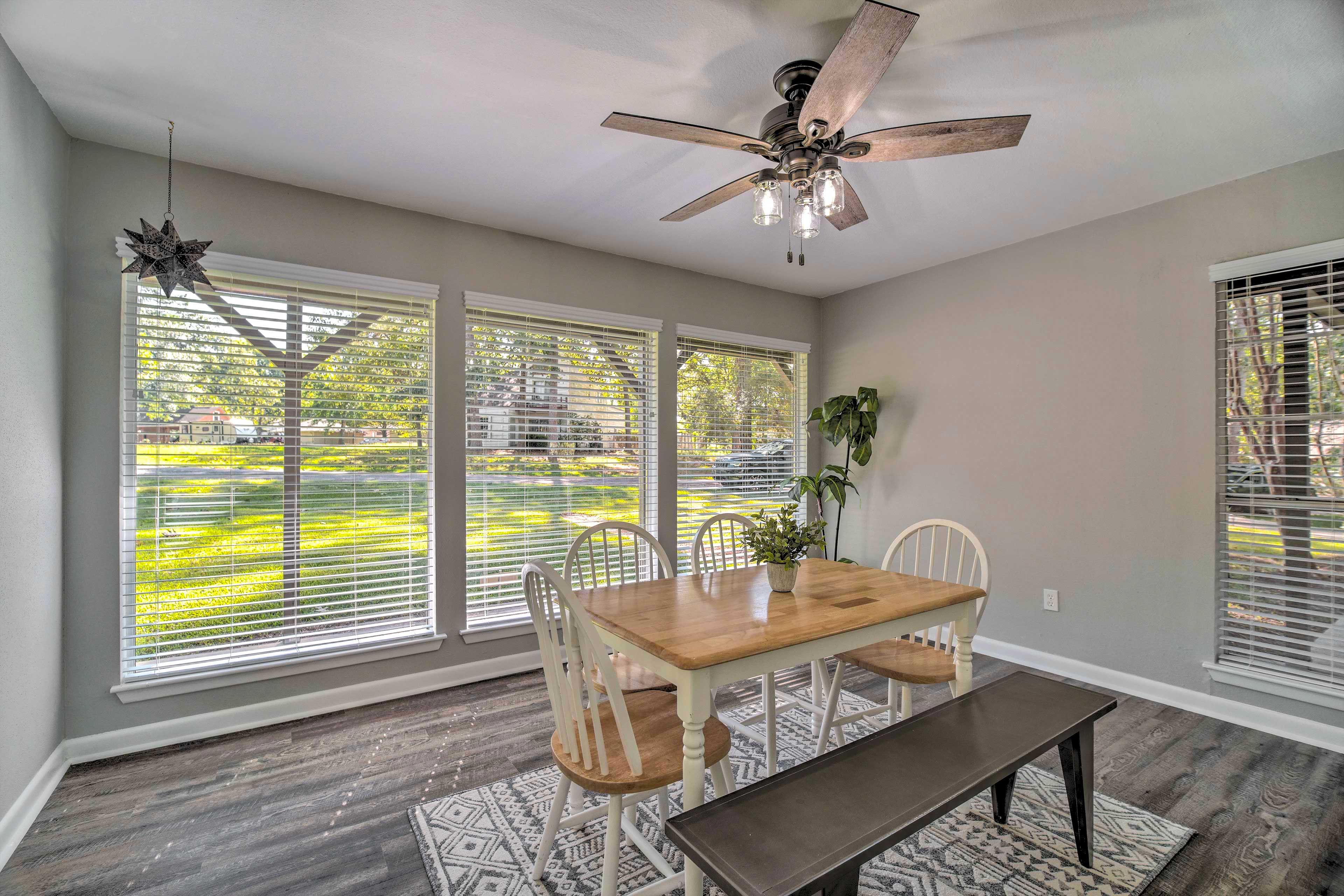 Dining Room | Dishware/Flatware Provided