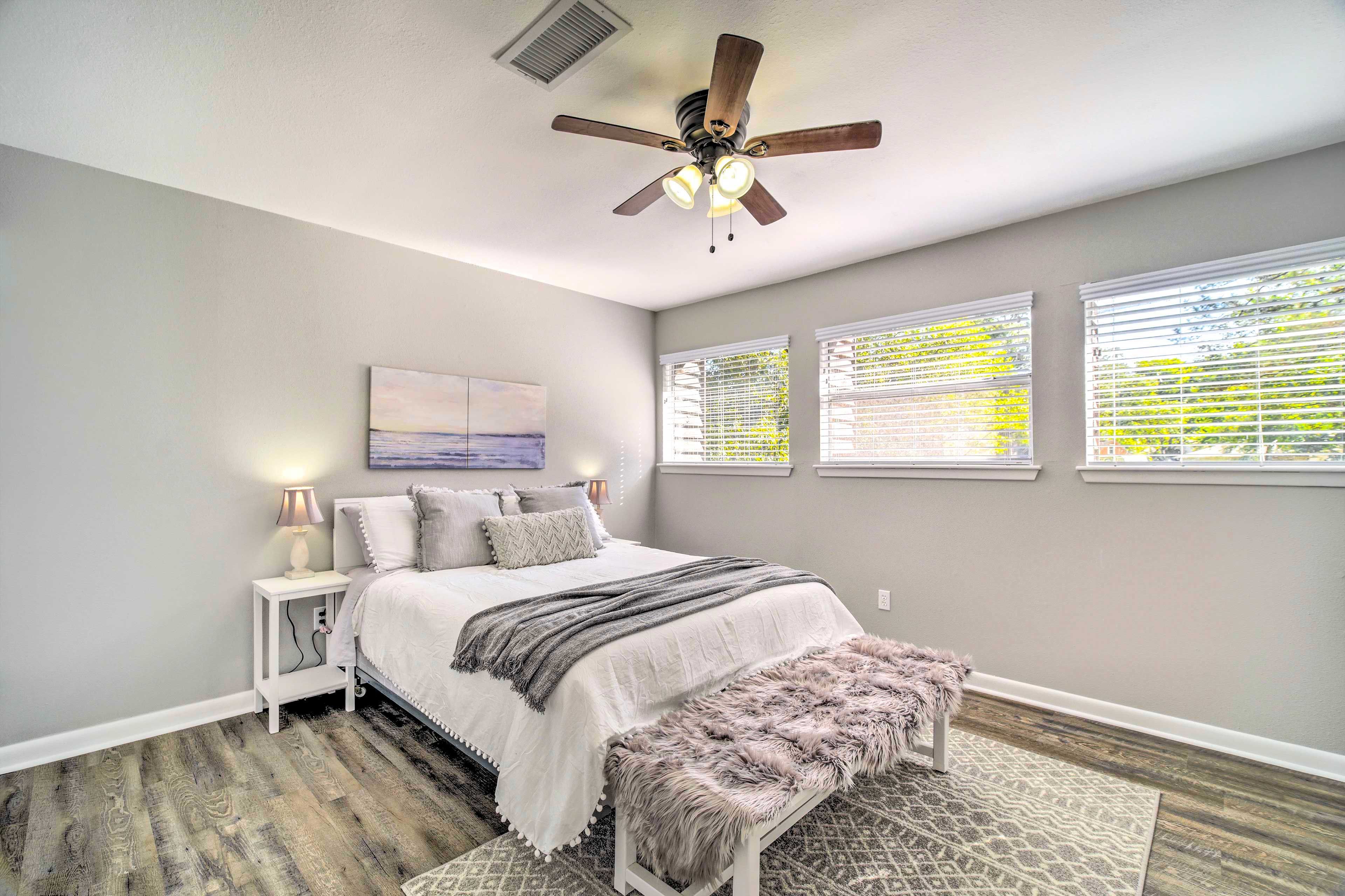 Bedroom 2 | 2nd Floor | Queen Bed