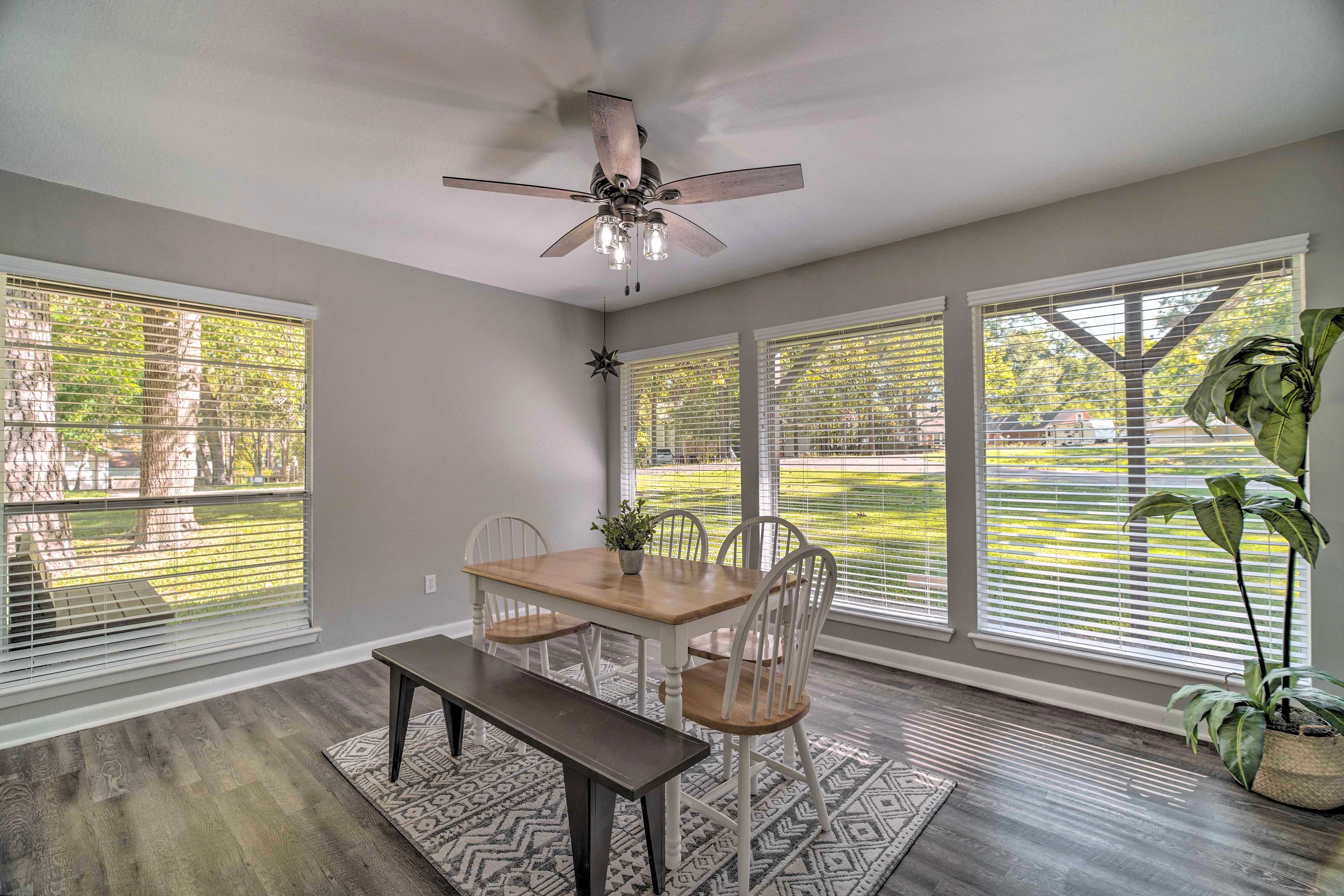 Dining Room | Dishware/Flatware Provided