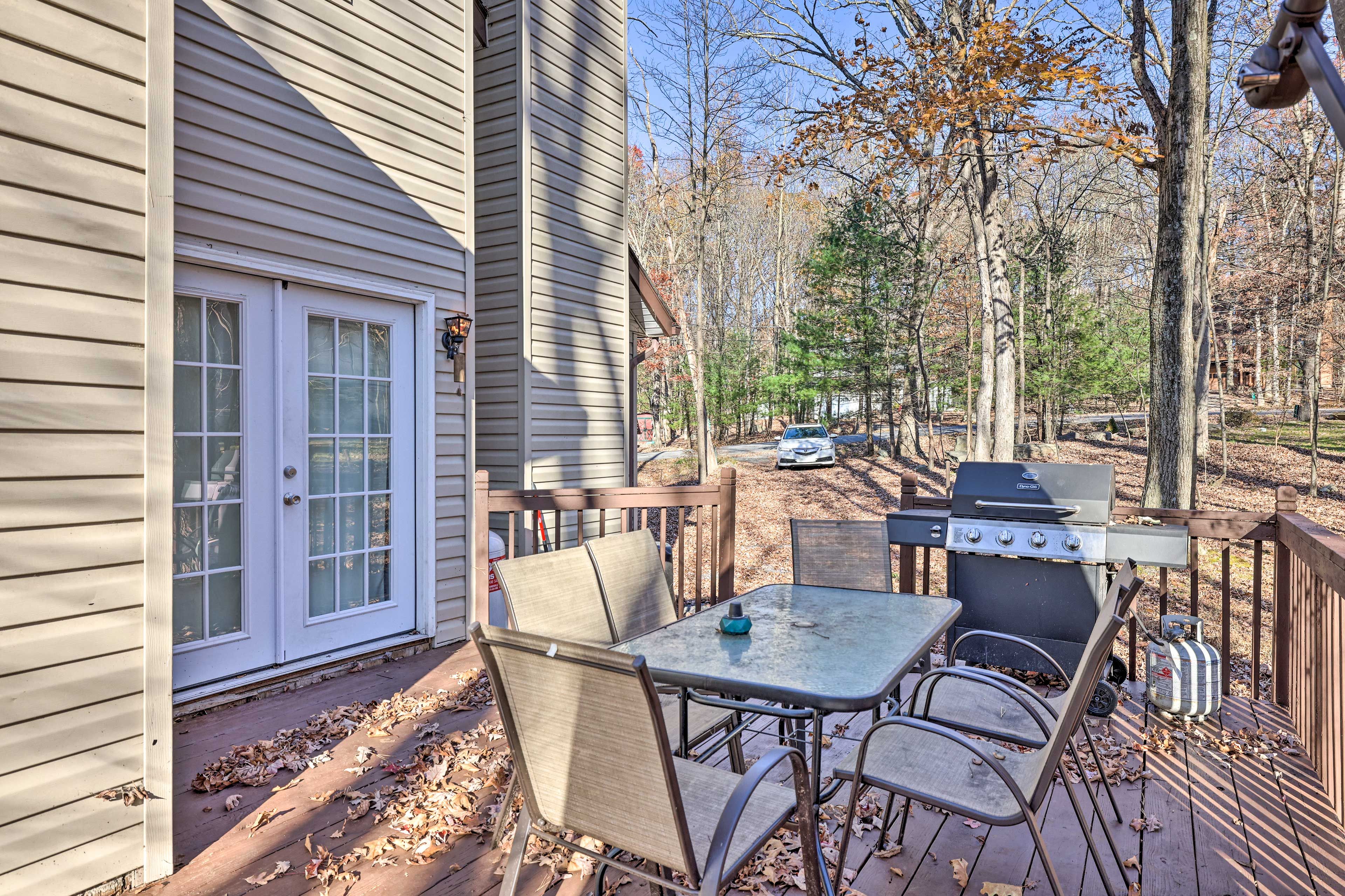 Private Deck | Gas Grill