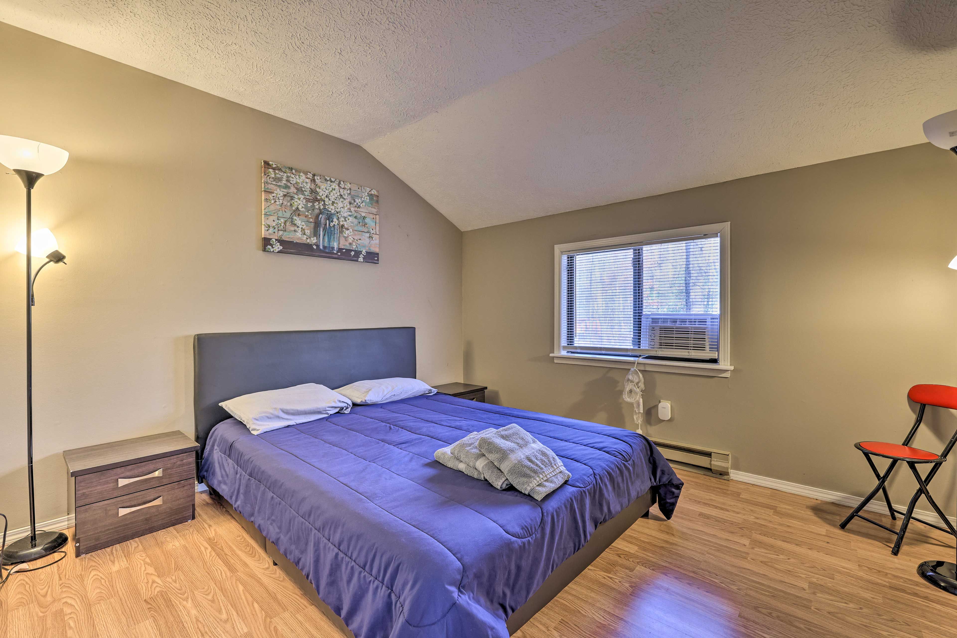 Bedroom 3 | 2nd Floor | Queen Bed