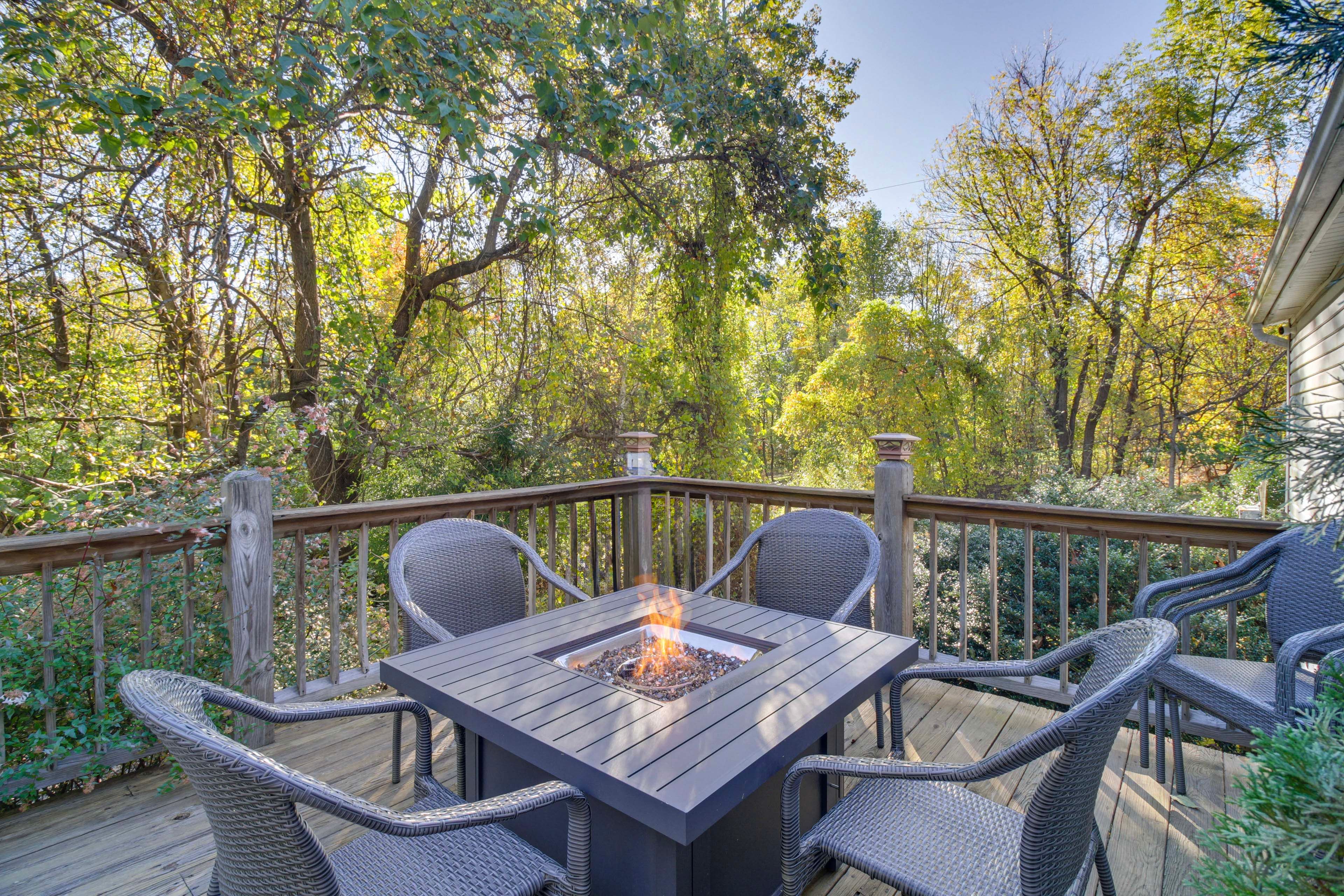 Private Deck | Propane Fire Pit