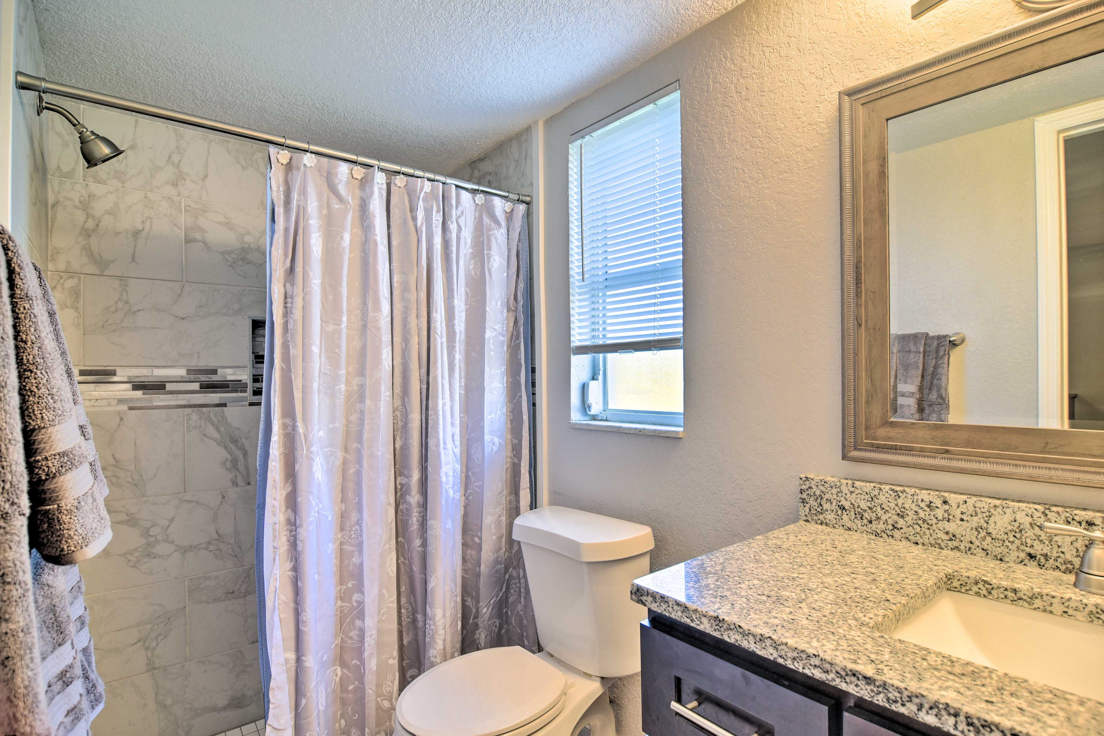 Full Bathroom | Towels & Linens Provided