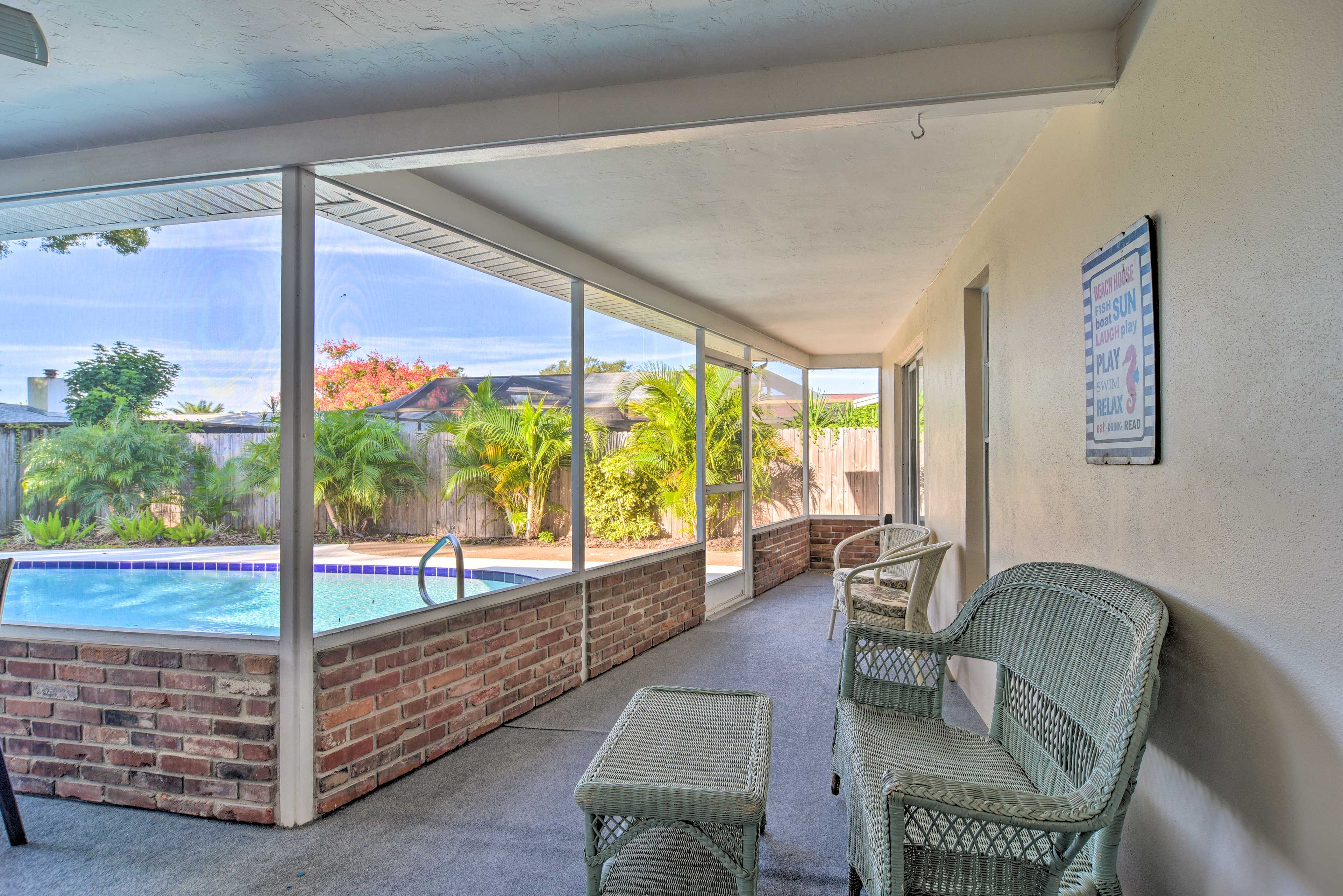 Screened-In Patio | Outdoor Dining