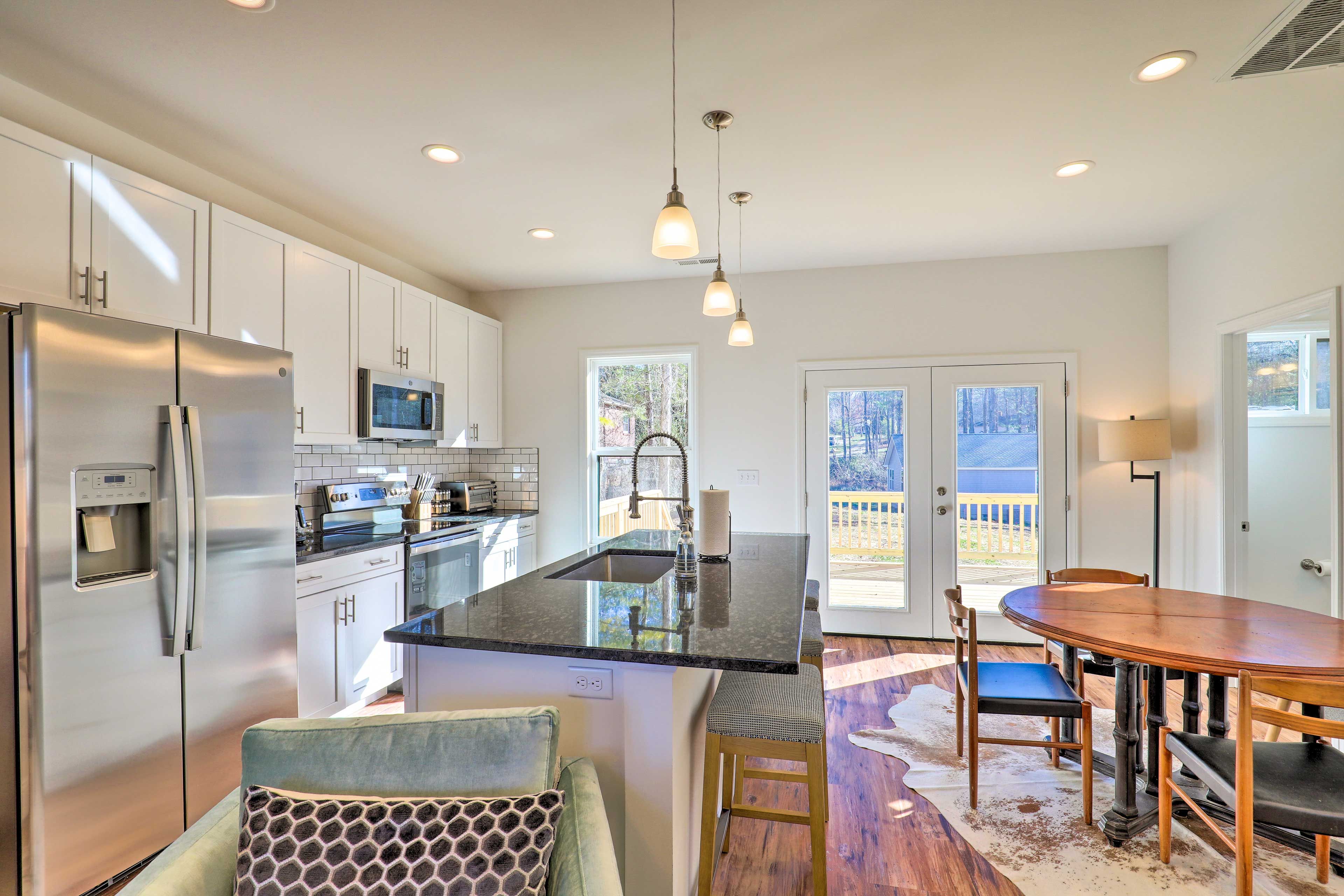Kitchen | Dining Area
