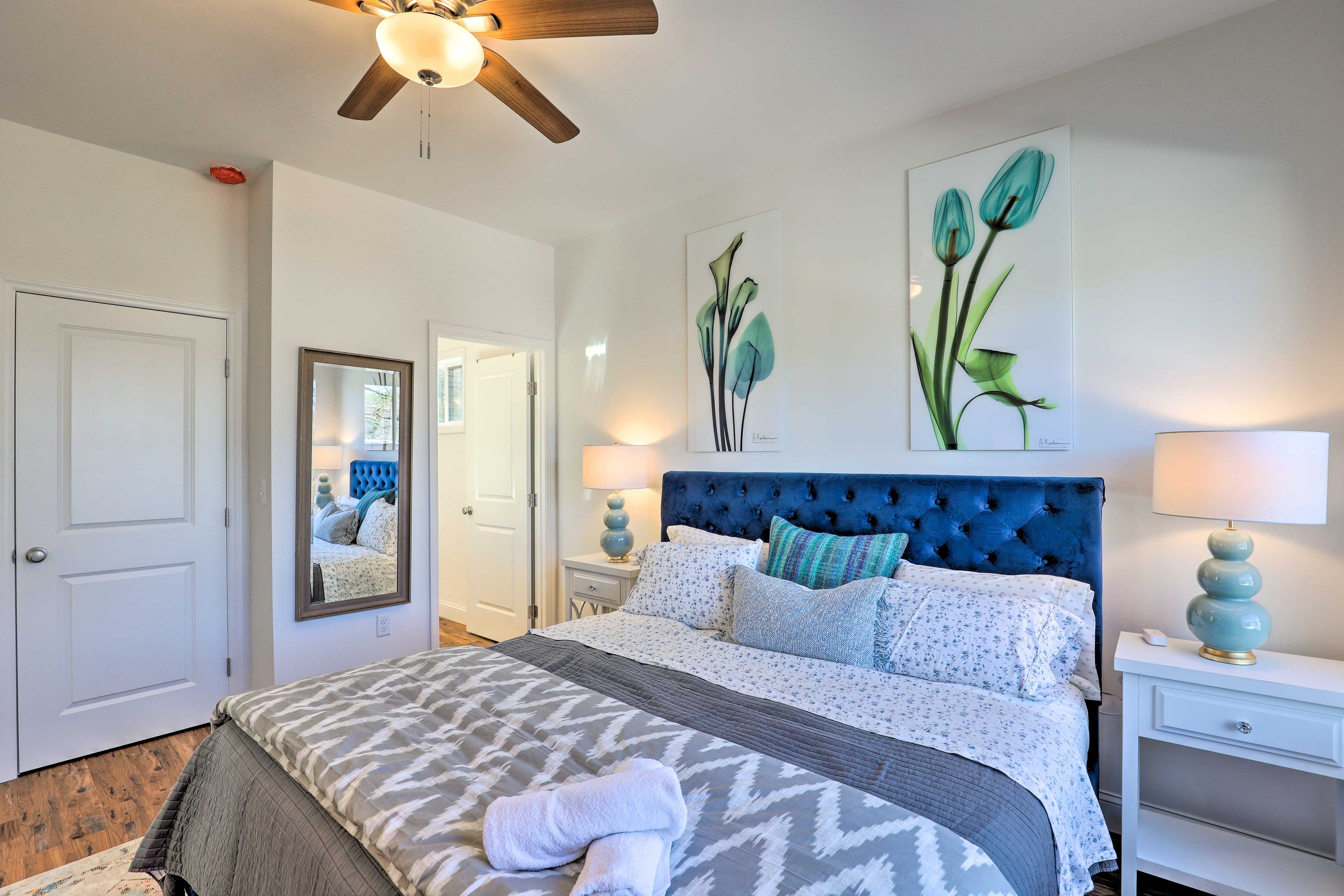 Bedroom 1 | King Bed