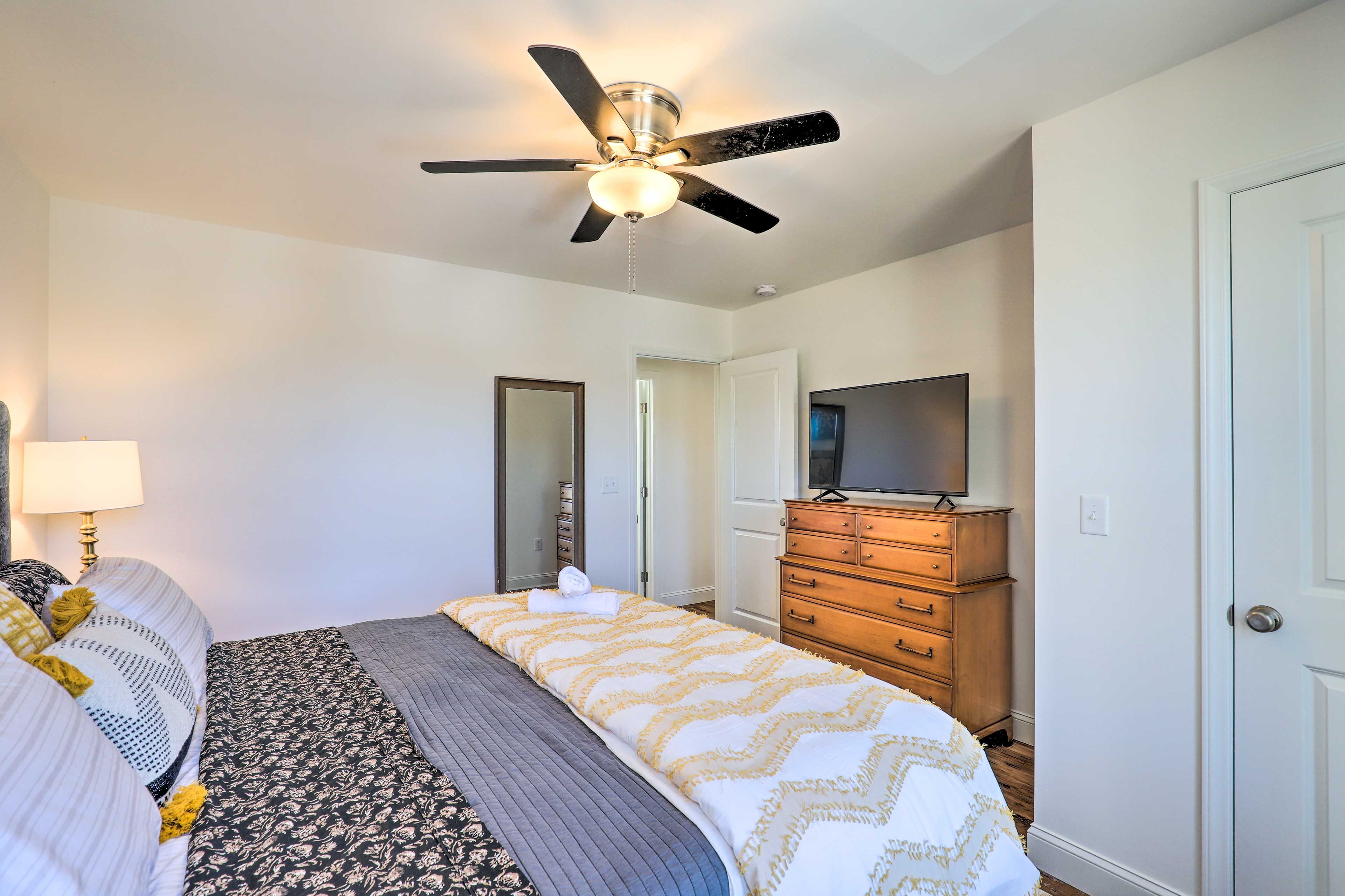 Bedroom 2 | Cable TV