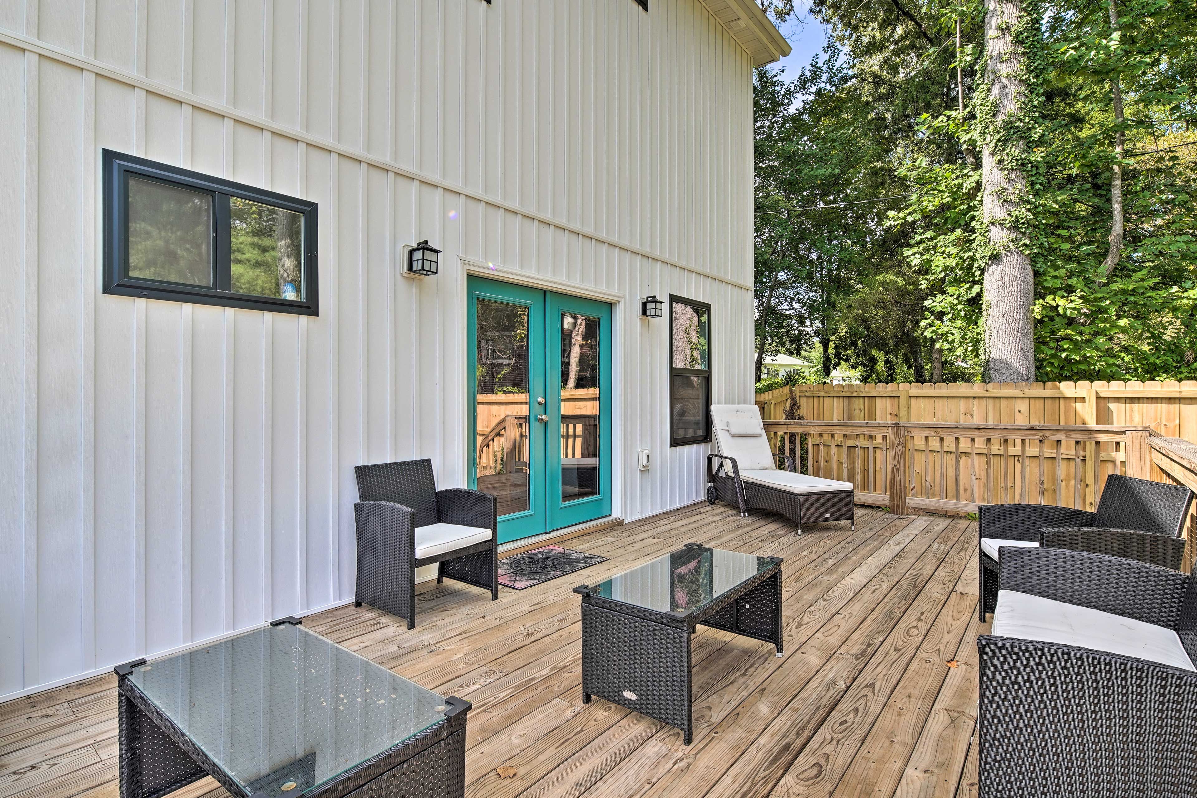 Spacious Back Deck