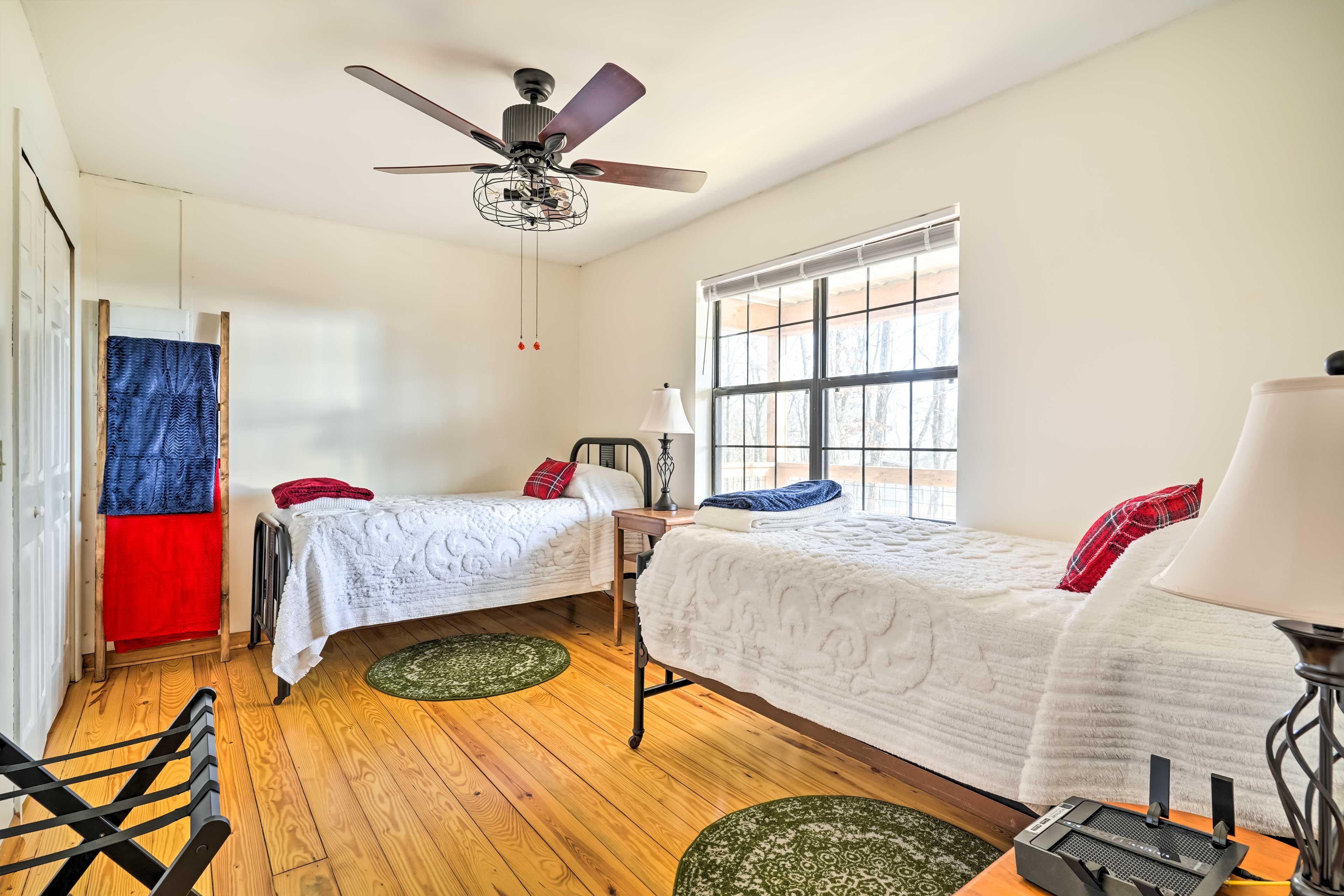 Bedroom 2 | 2 Twin Beds