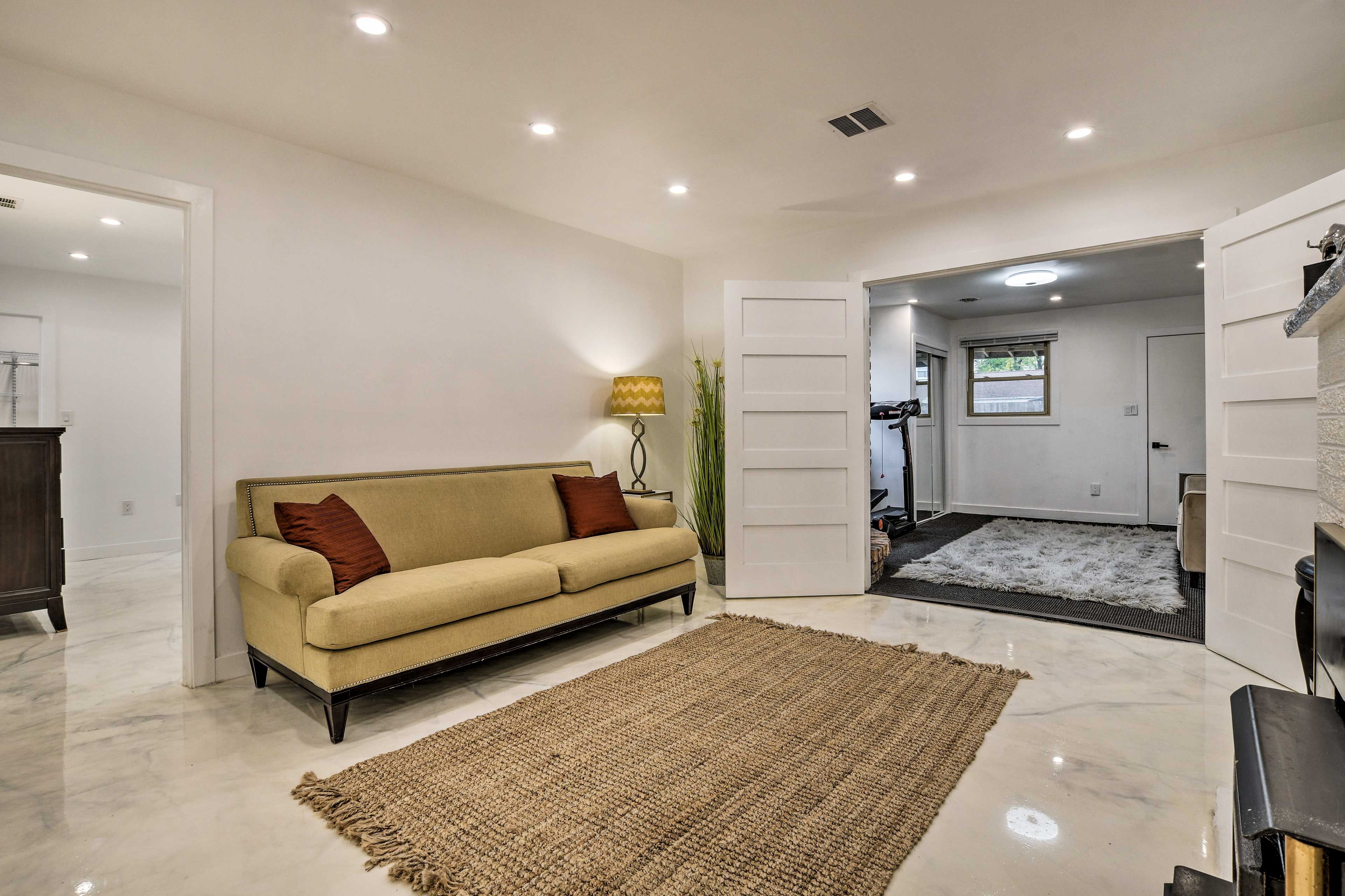 Sitting Room w/ Fireplace