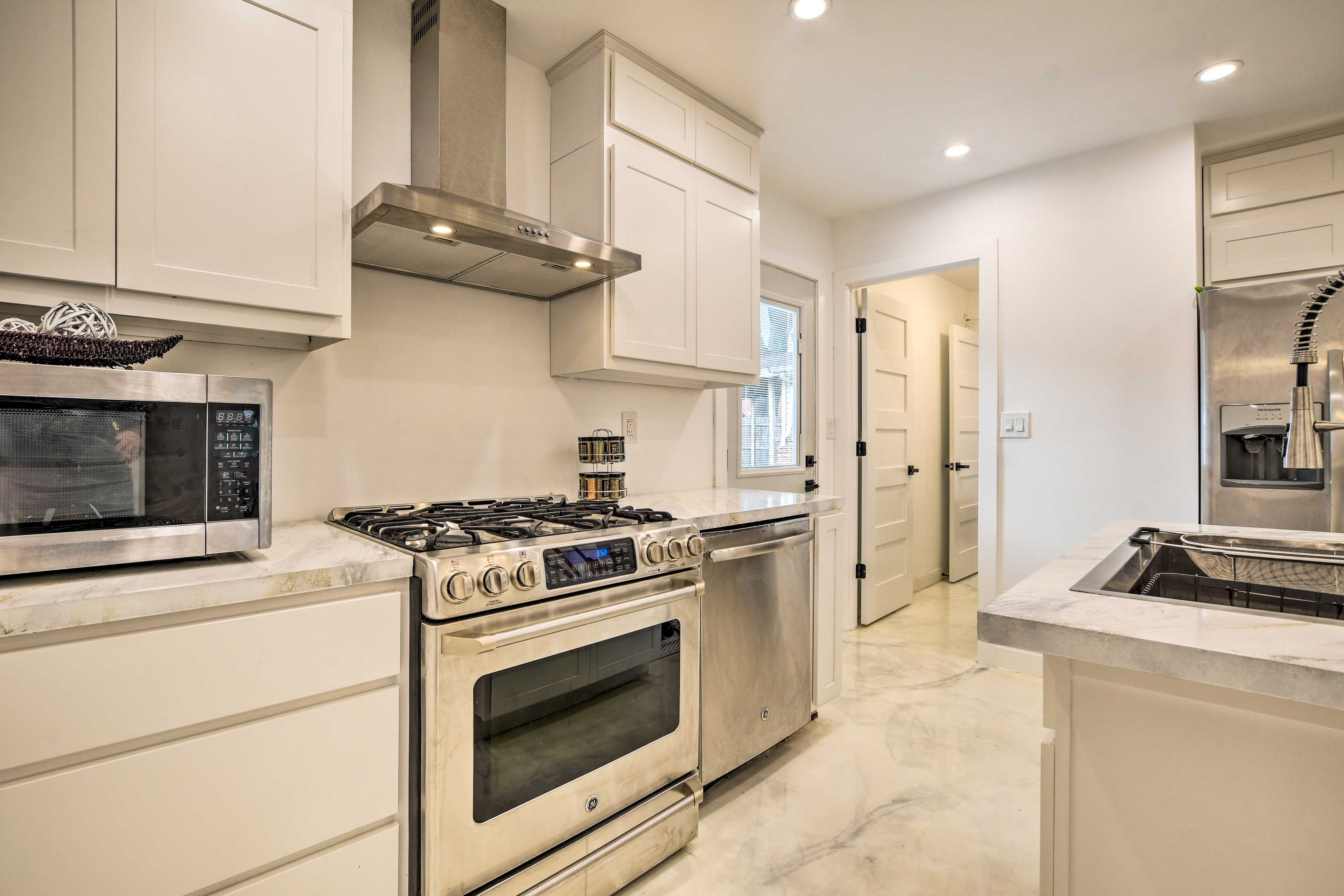 Fully Equipped Kitchen | Gas Range