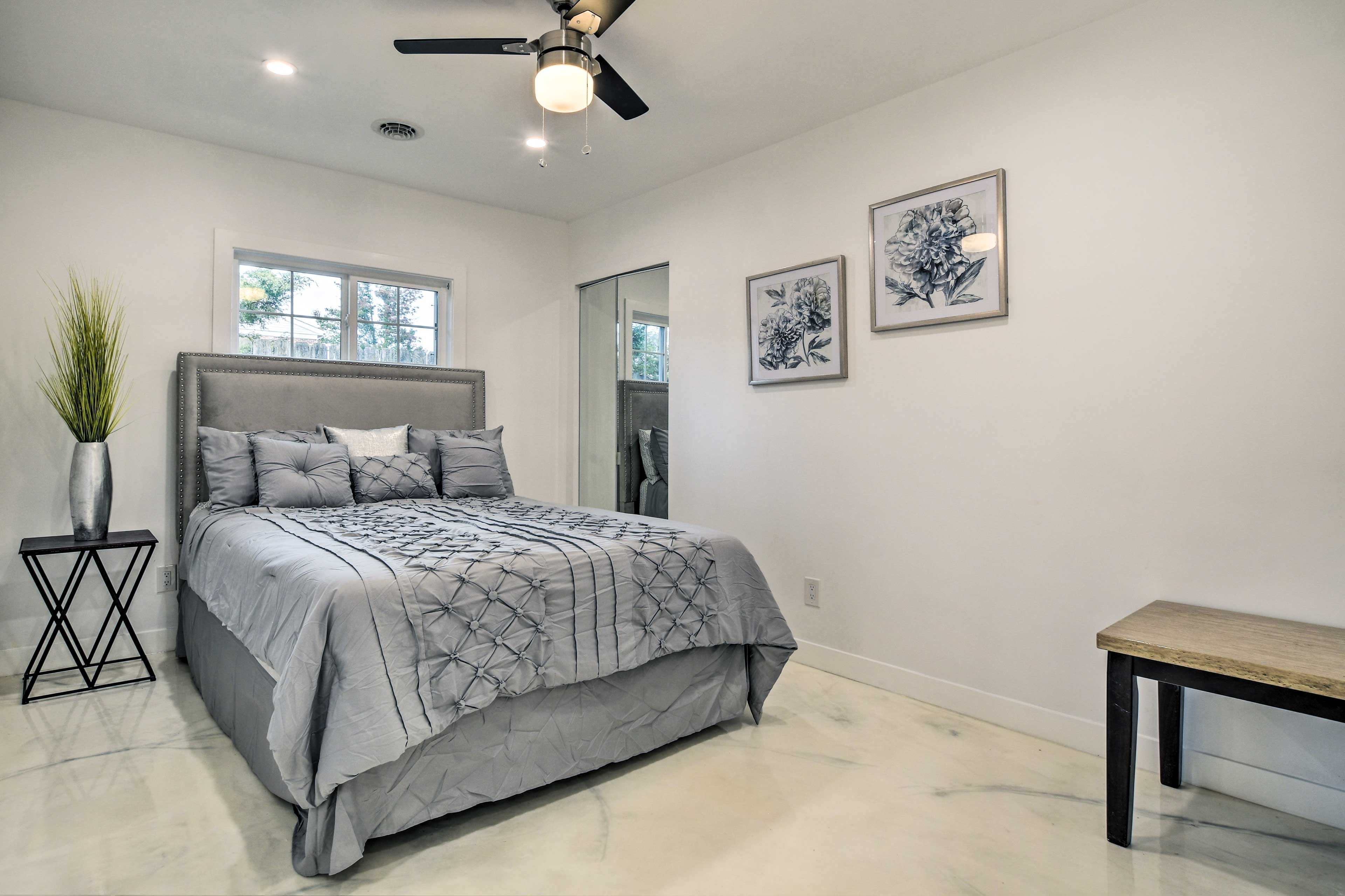 Bedroom 2 | Queen Bed