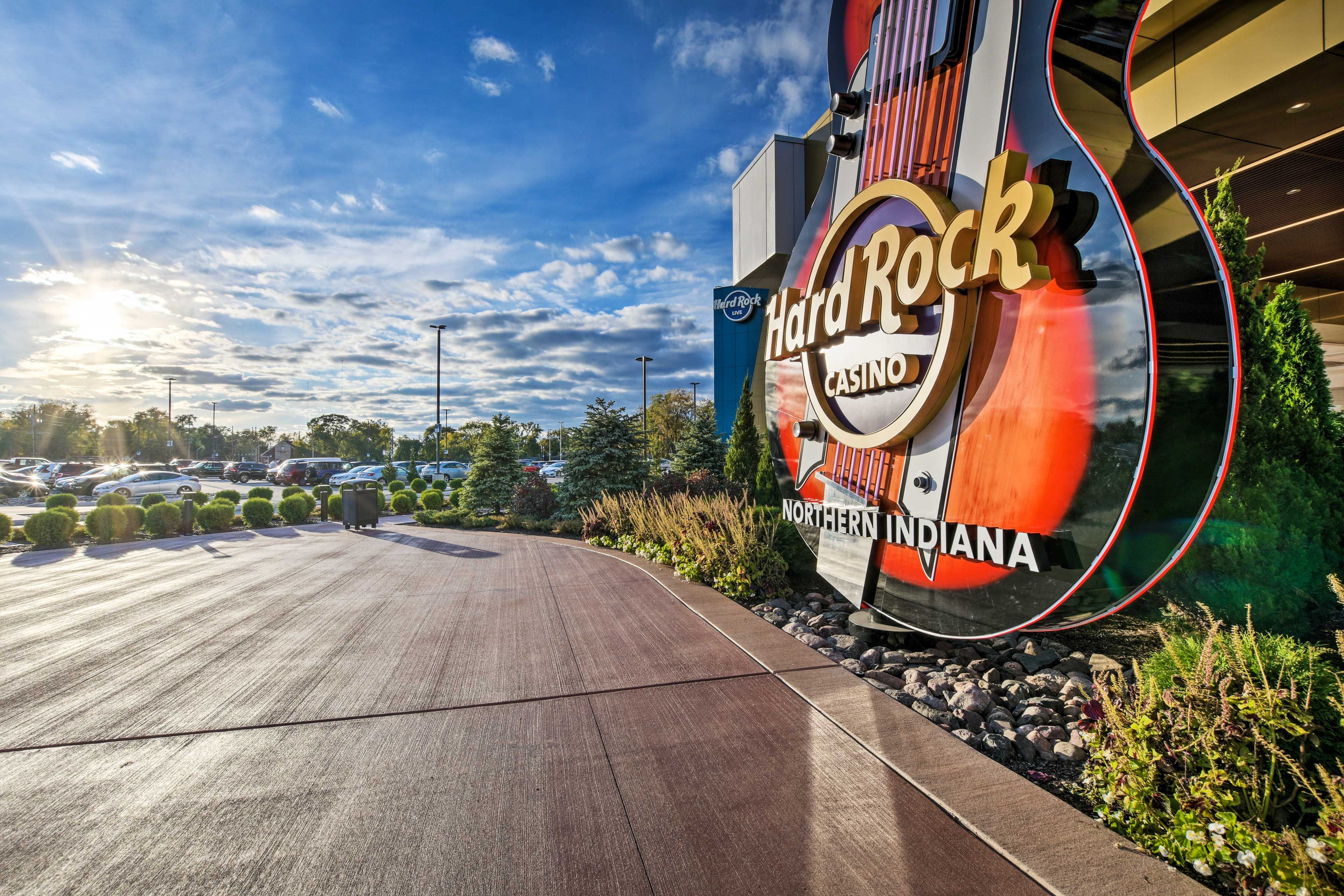 Hard Rock Casino (2.6 miles)