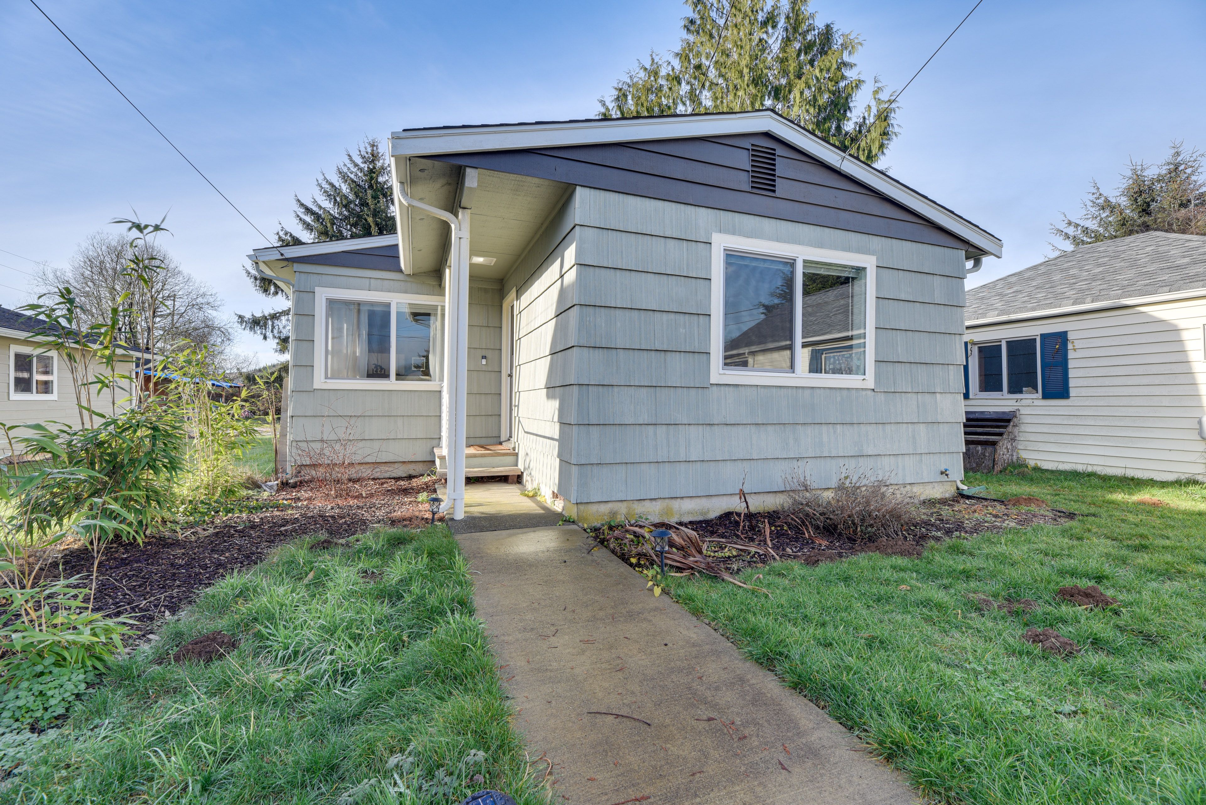 Cottage Exterior | 850 Sq Ft
