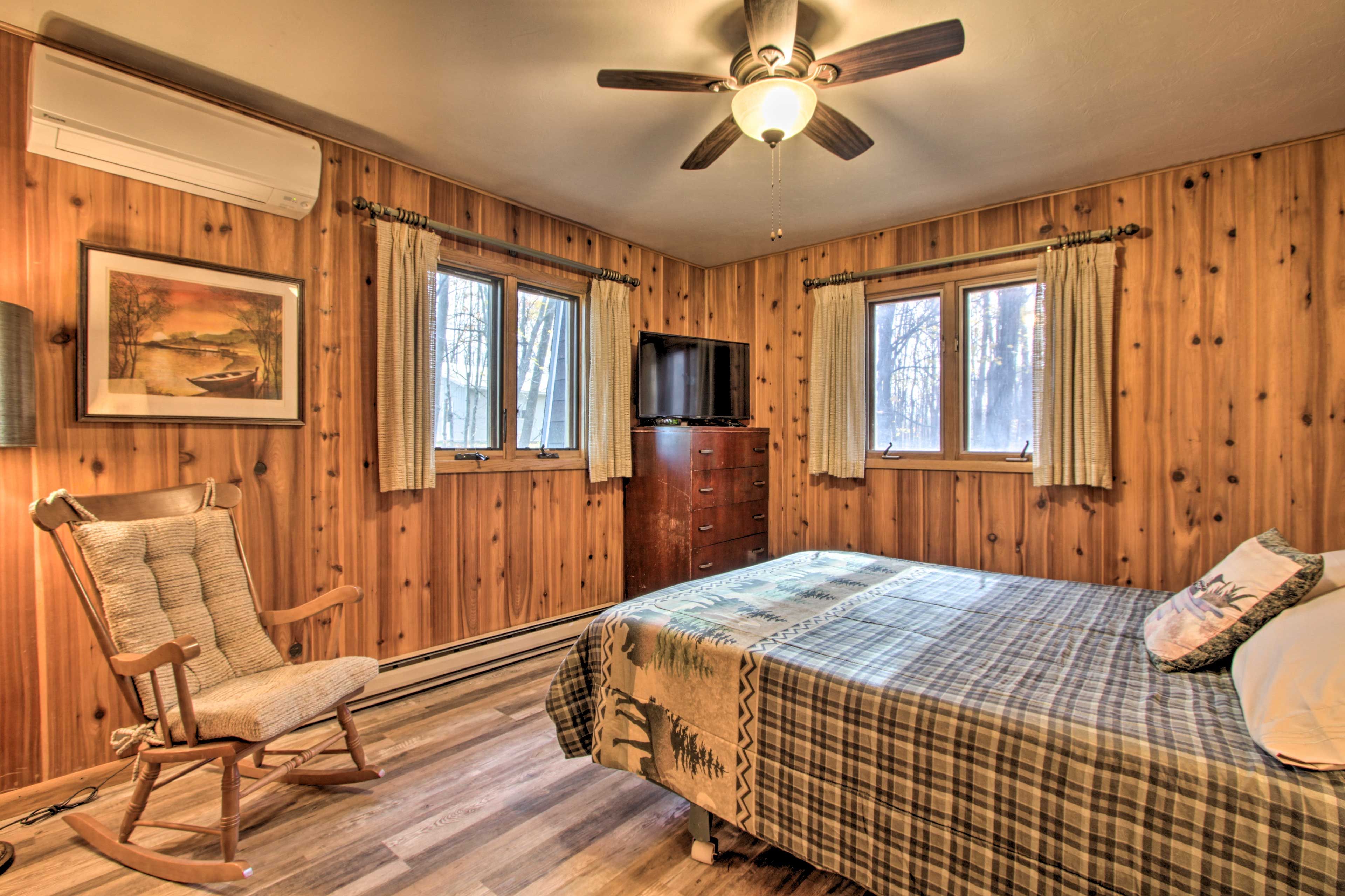 Bedroom | Linens Provided